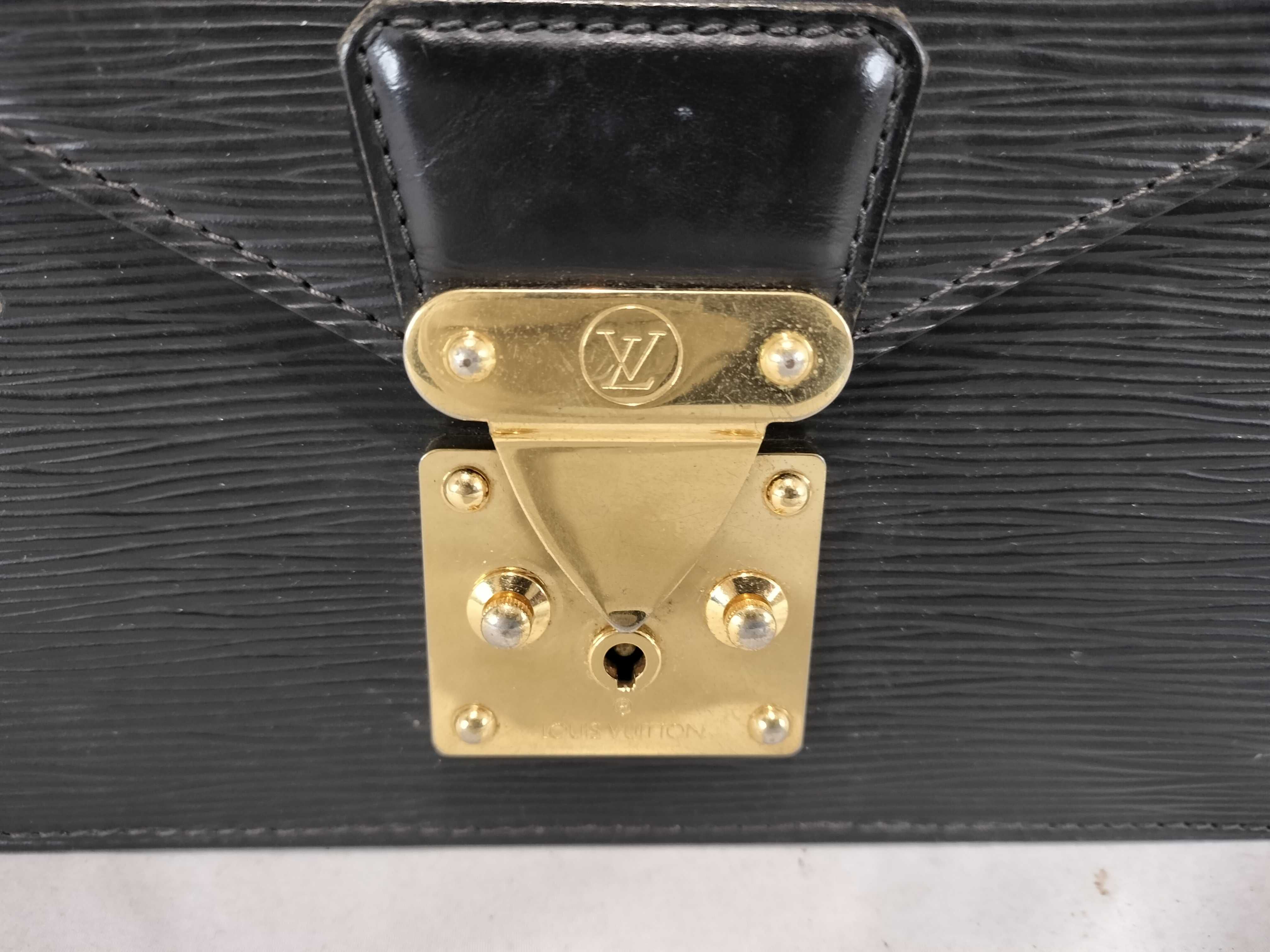 Epi Pochette Sellier Dragonne Second Bag — view 2