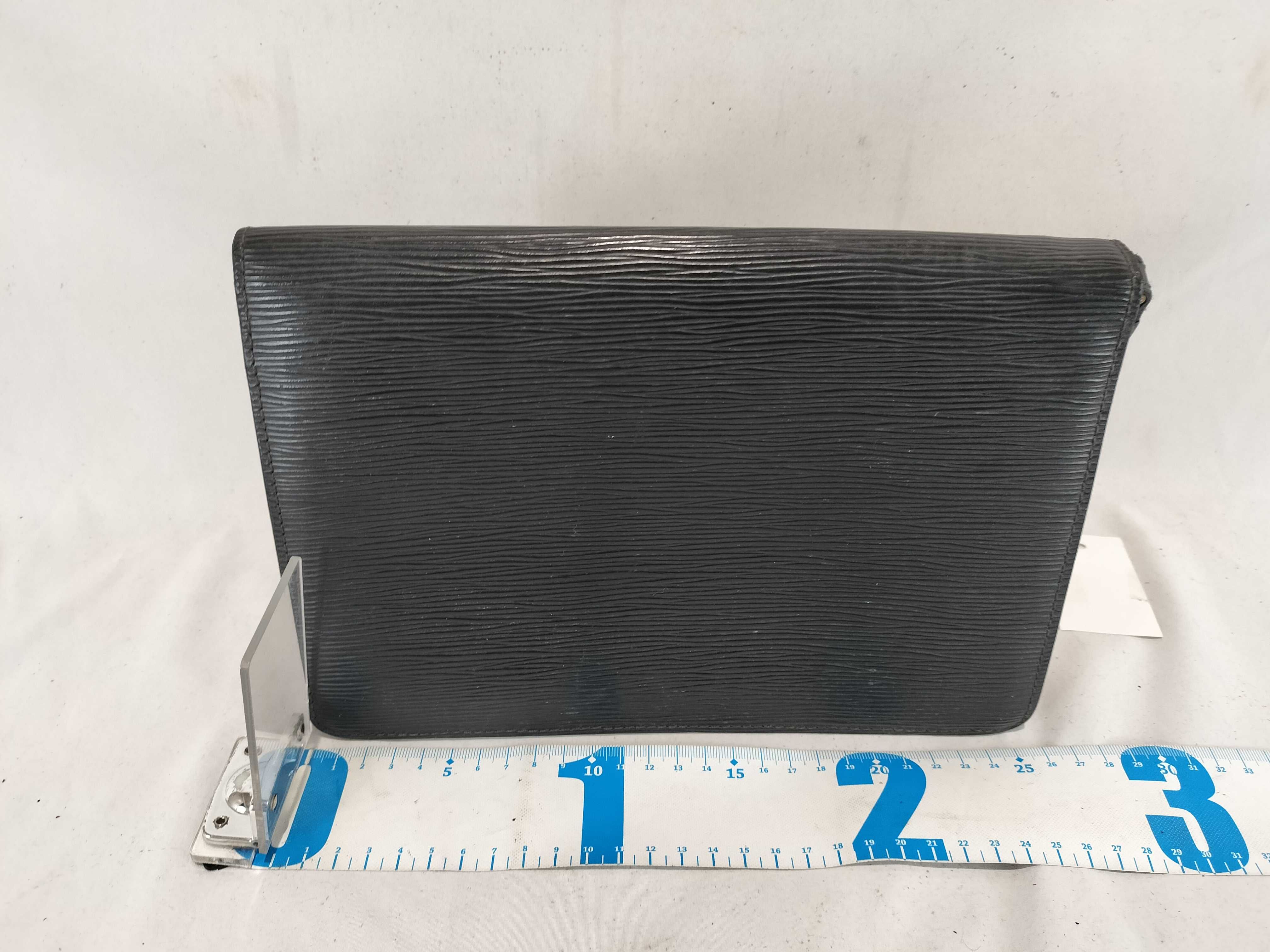 Epi Pochette Sellier Dragonne Second Bag — view 3