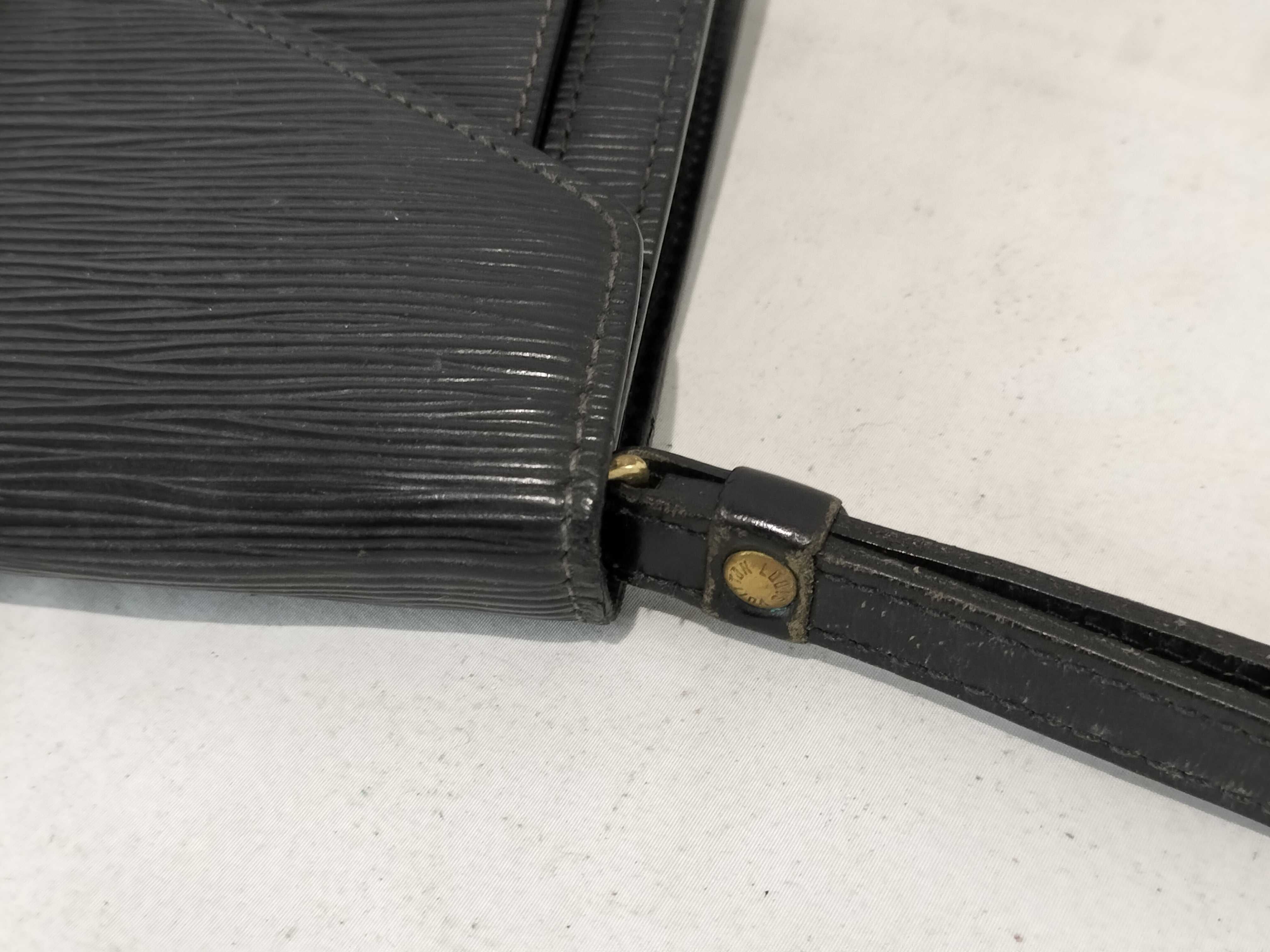 Epi Pochette Sellier Dragonne Second Bag — view 6