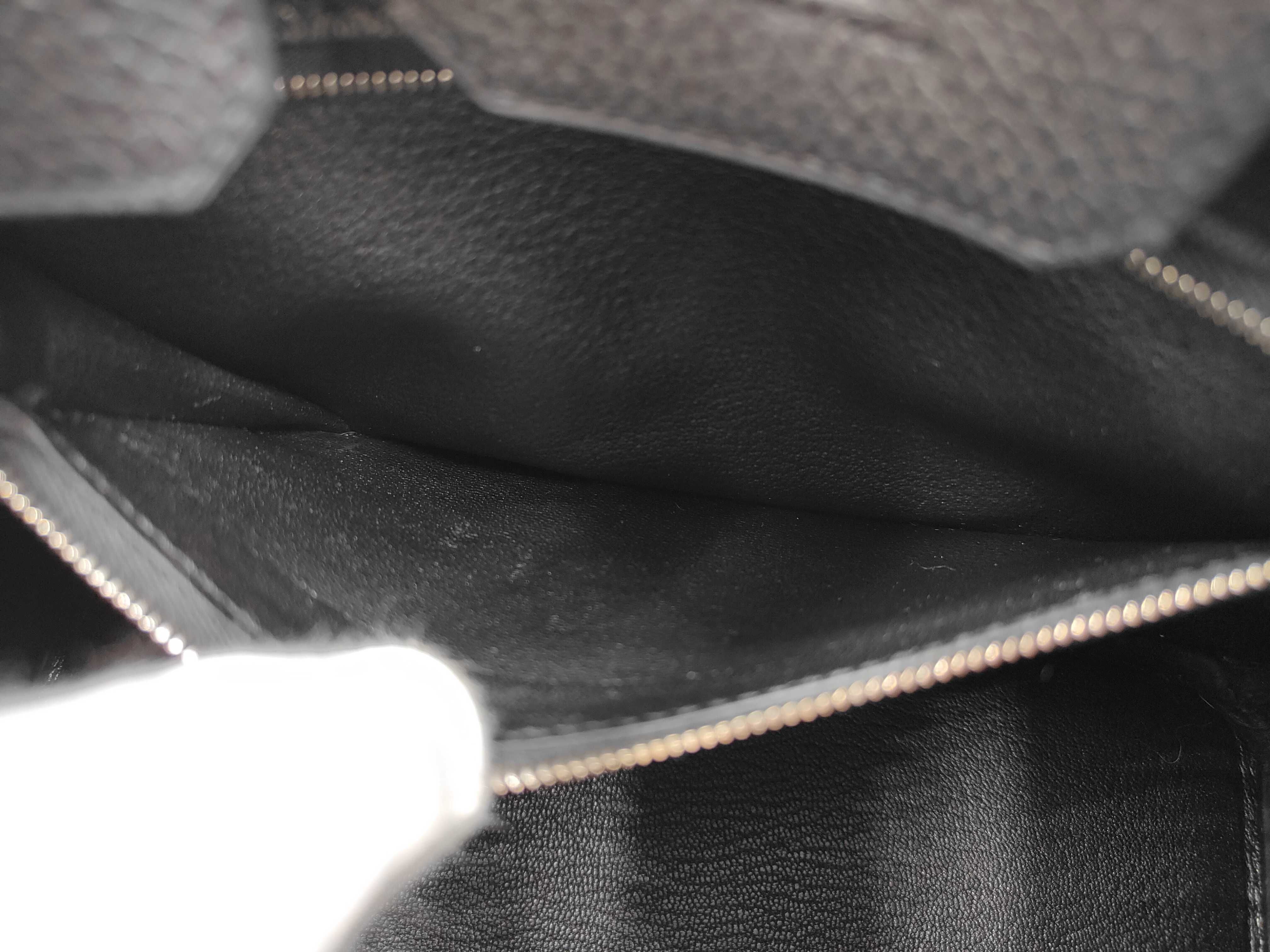Birkin 25 Black Handbag (K stamp, Togo leather, matte silver hardware) — view 10