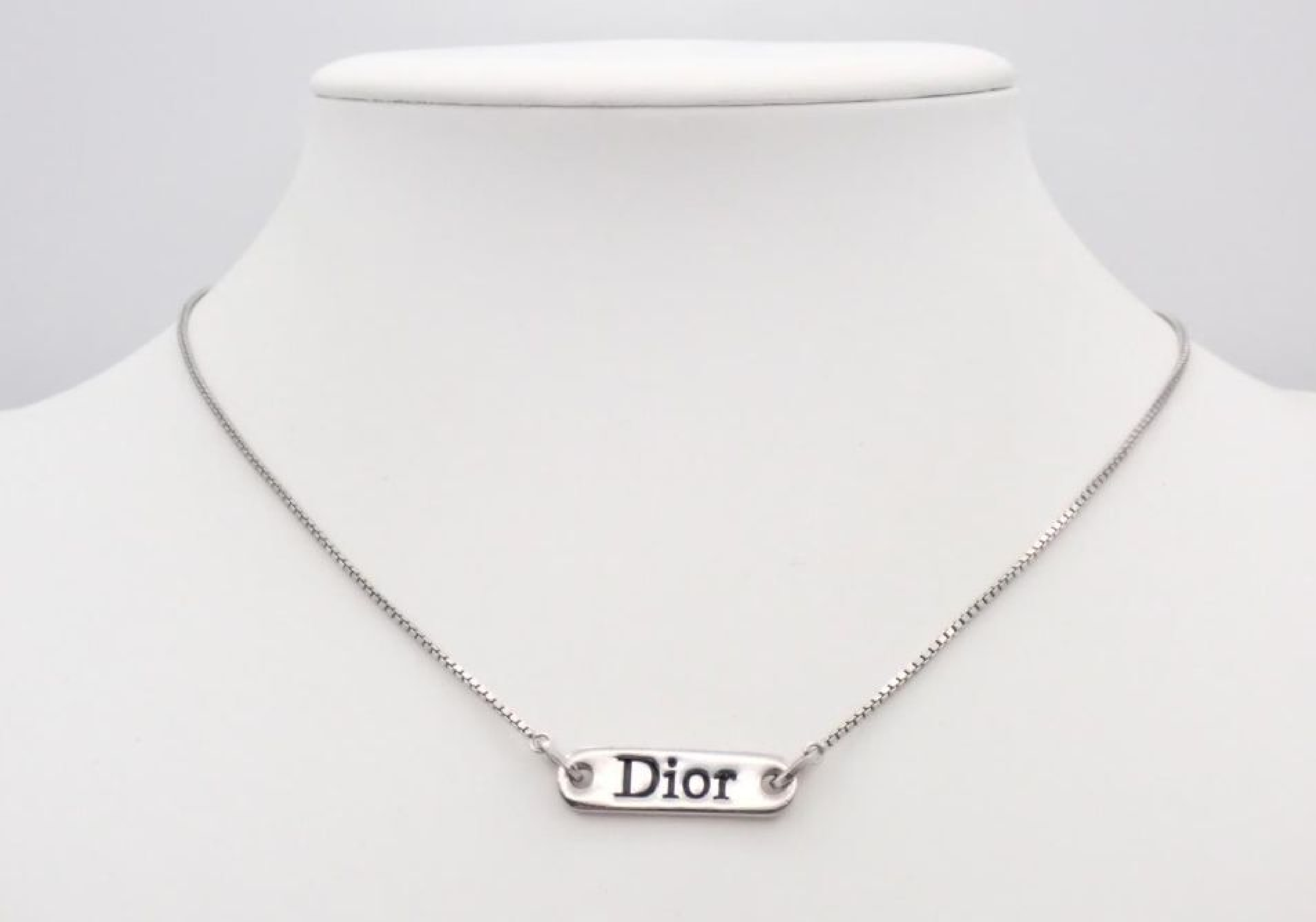 necklace pendant, chain approximately 43cm. — view 2