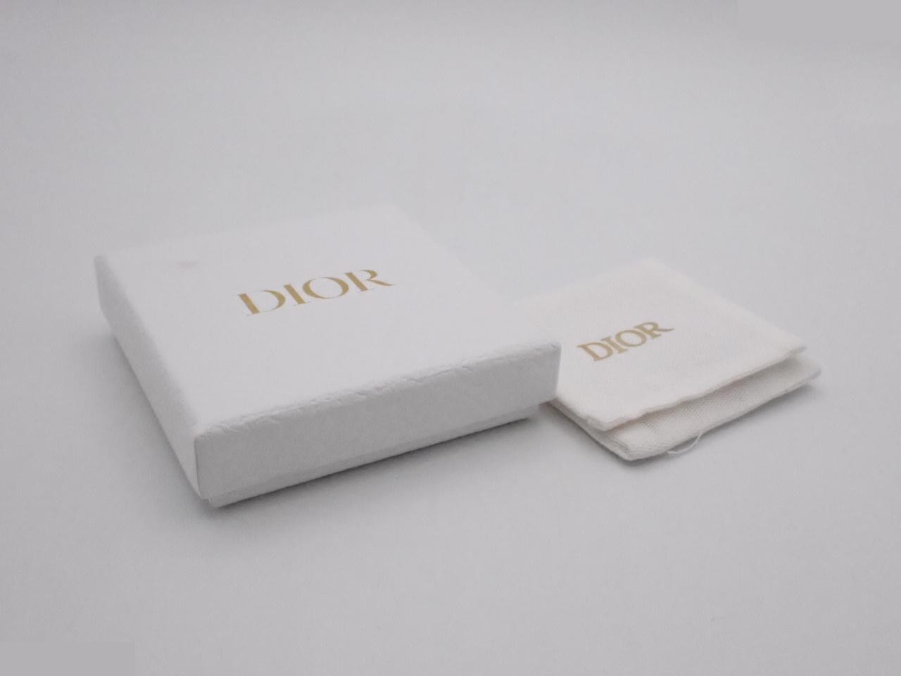 Gold earrings — view 4