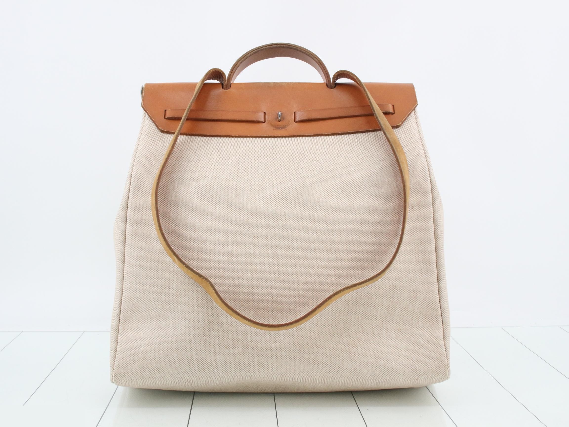 Ailebag MM D stamp — view 2