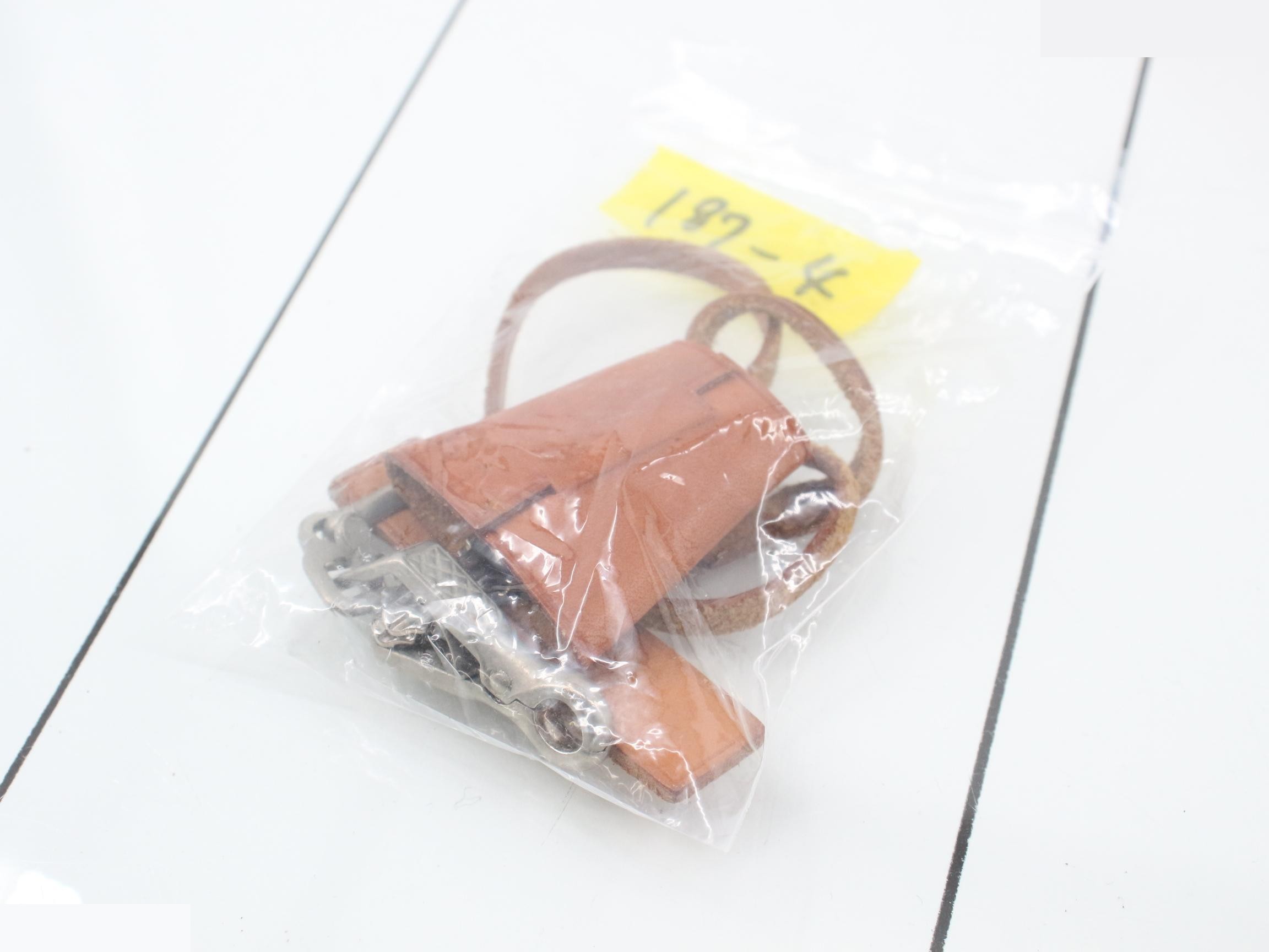 Ailebag MM D stamp — view 7