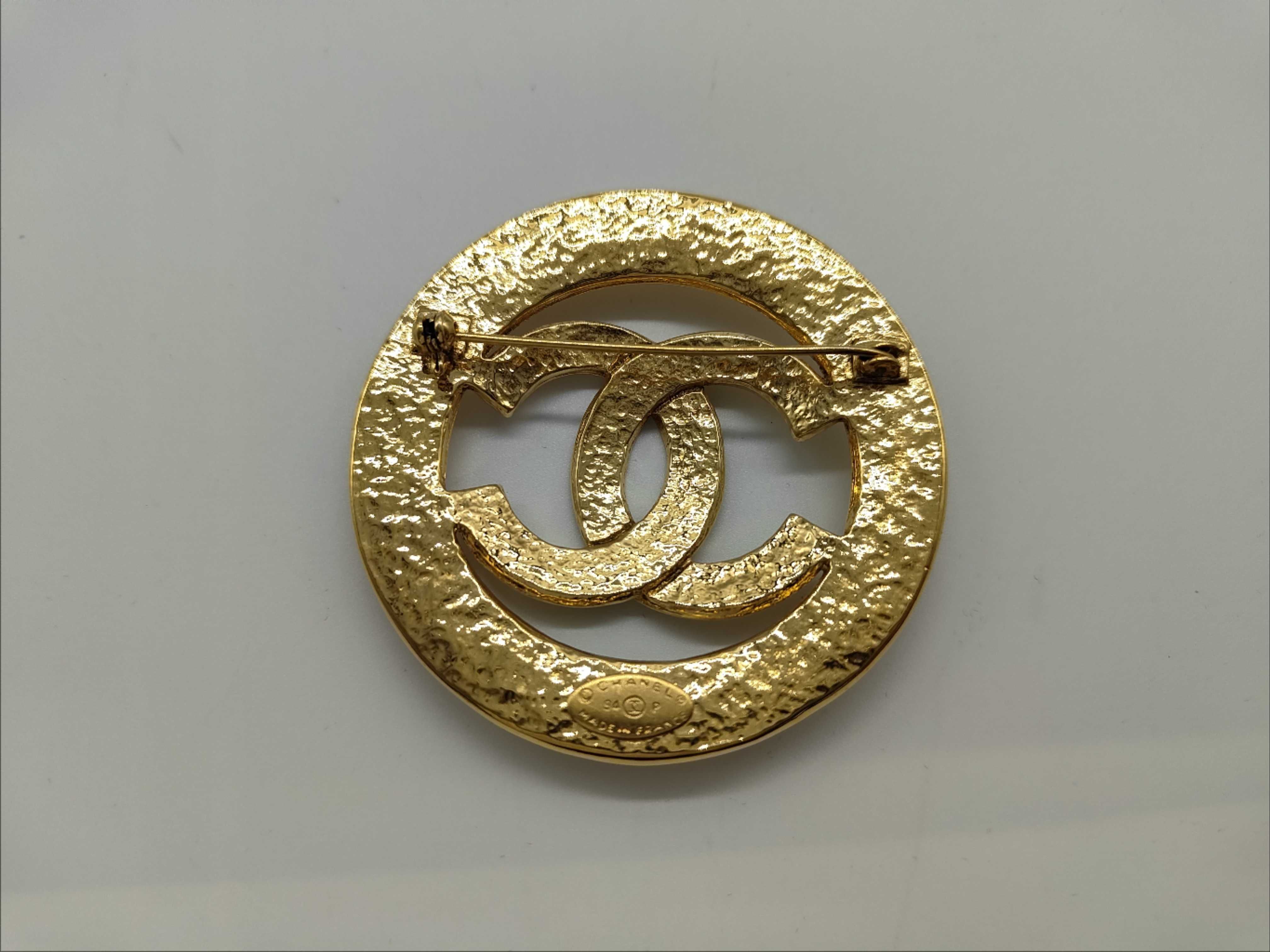 Brooch (6cm) with original box. — view 2