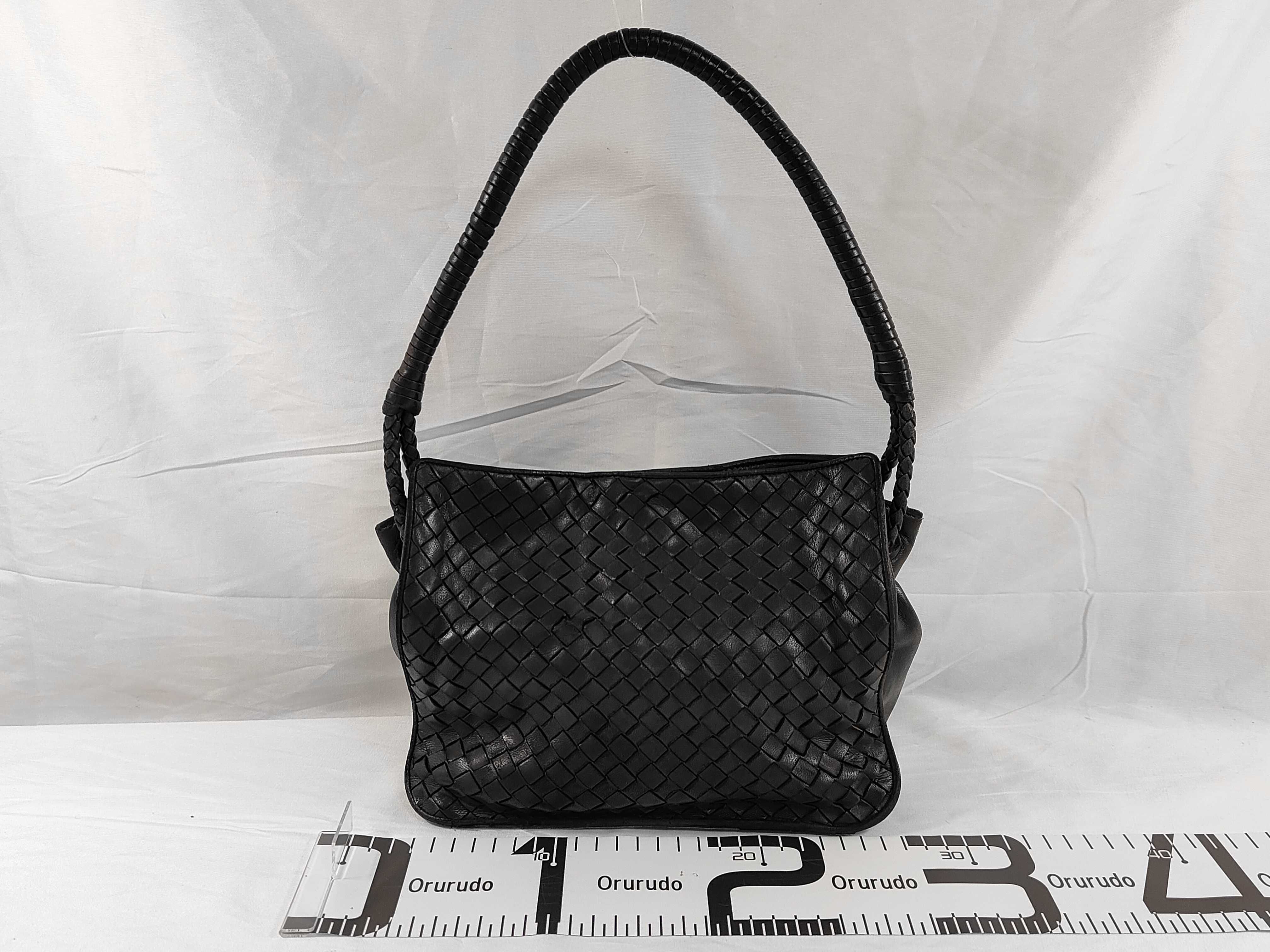 Intrecciato Bottega Veneta Intrecciato Leather Handbag Shoulder Bag — view 2