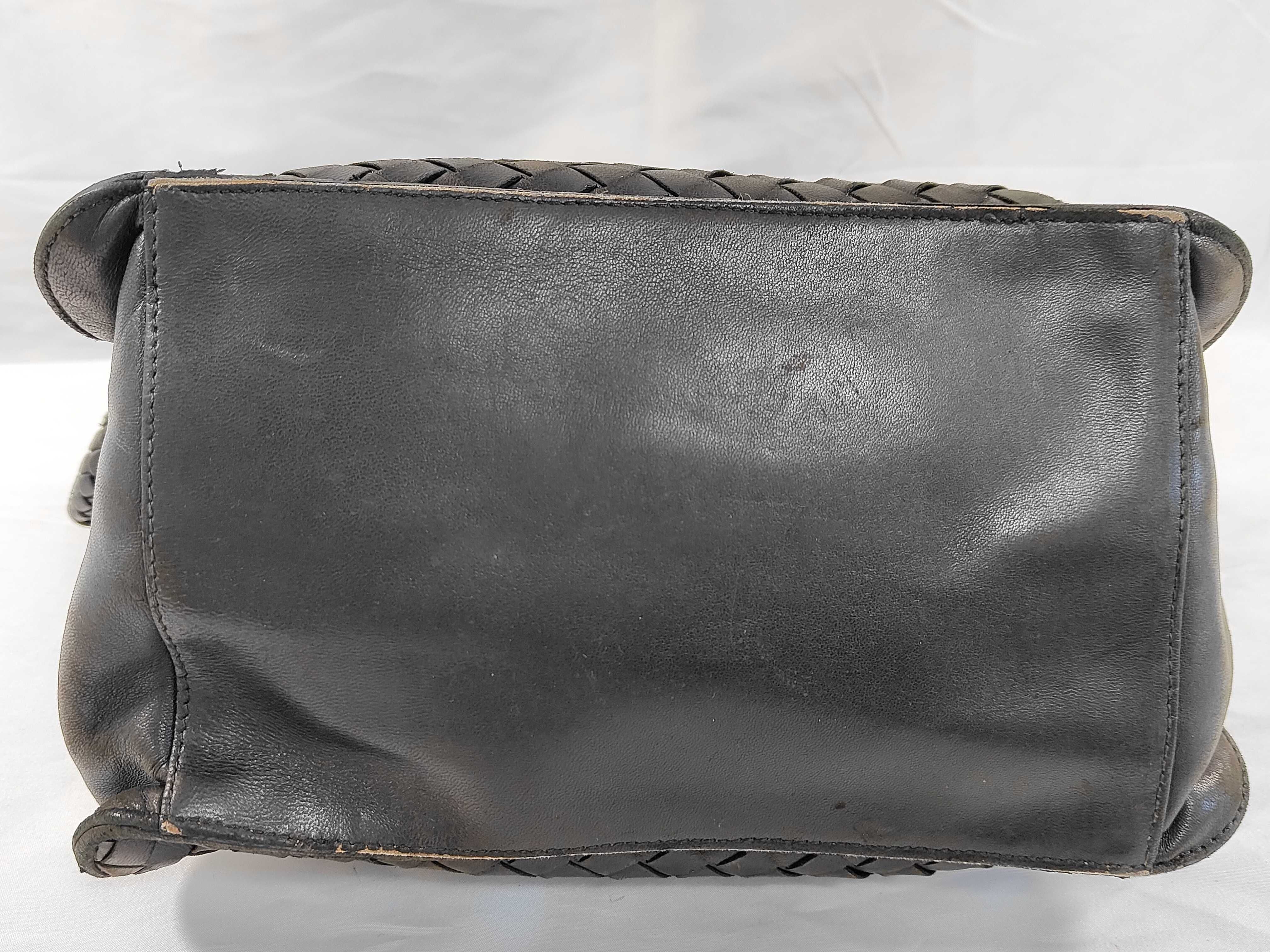 Intrecciato Bottega Veneta Intrecciato Leather Handbag Shoulder Bag — view 7