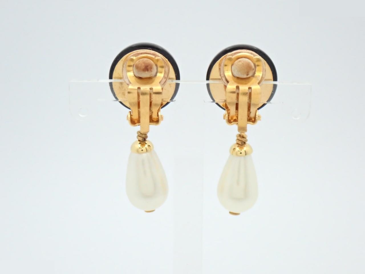Pearl Coco Mark Earrings, Gold, 95A — view 2