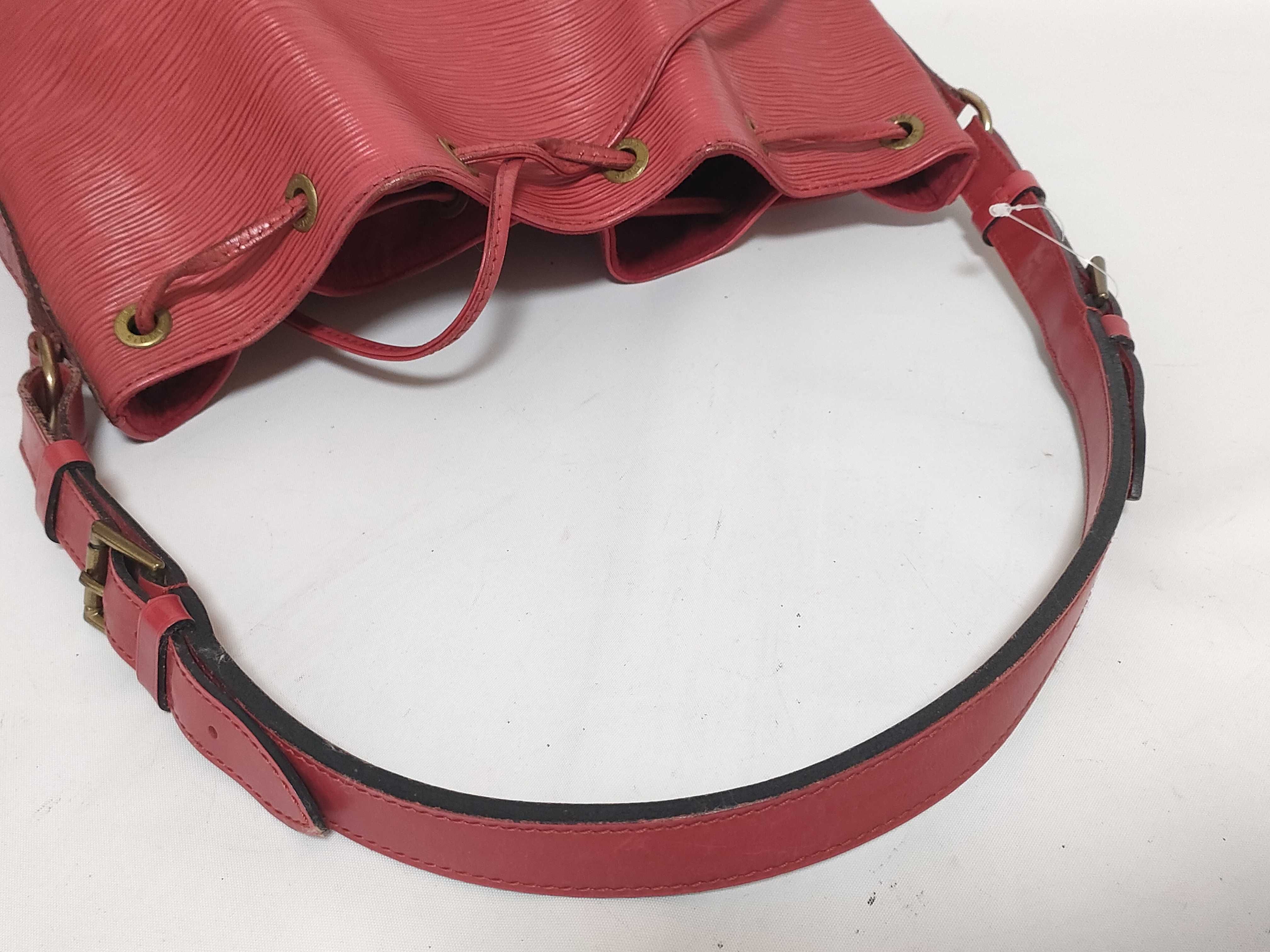 Epi LOUIS_VUITTON M44107 Petit Noe AR0974 Shoulder Bag — view 3