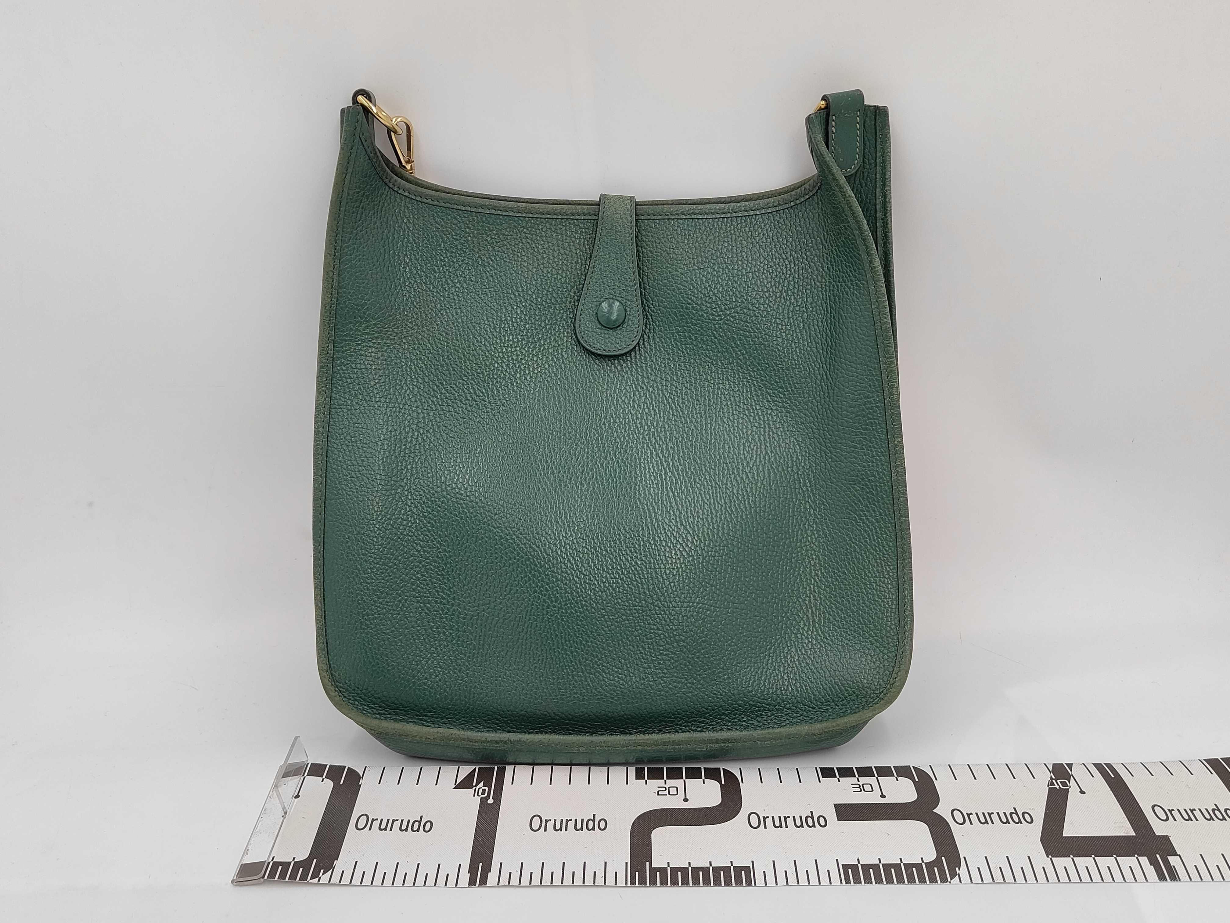 Evelyne GM Shoulder Bag, Green, Gold Hardware, B Stamp — view 2