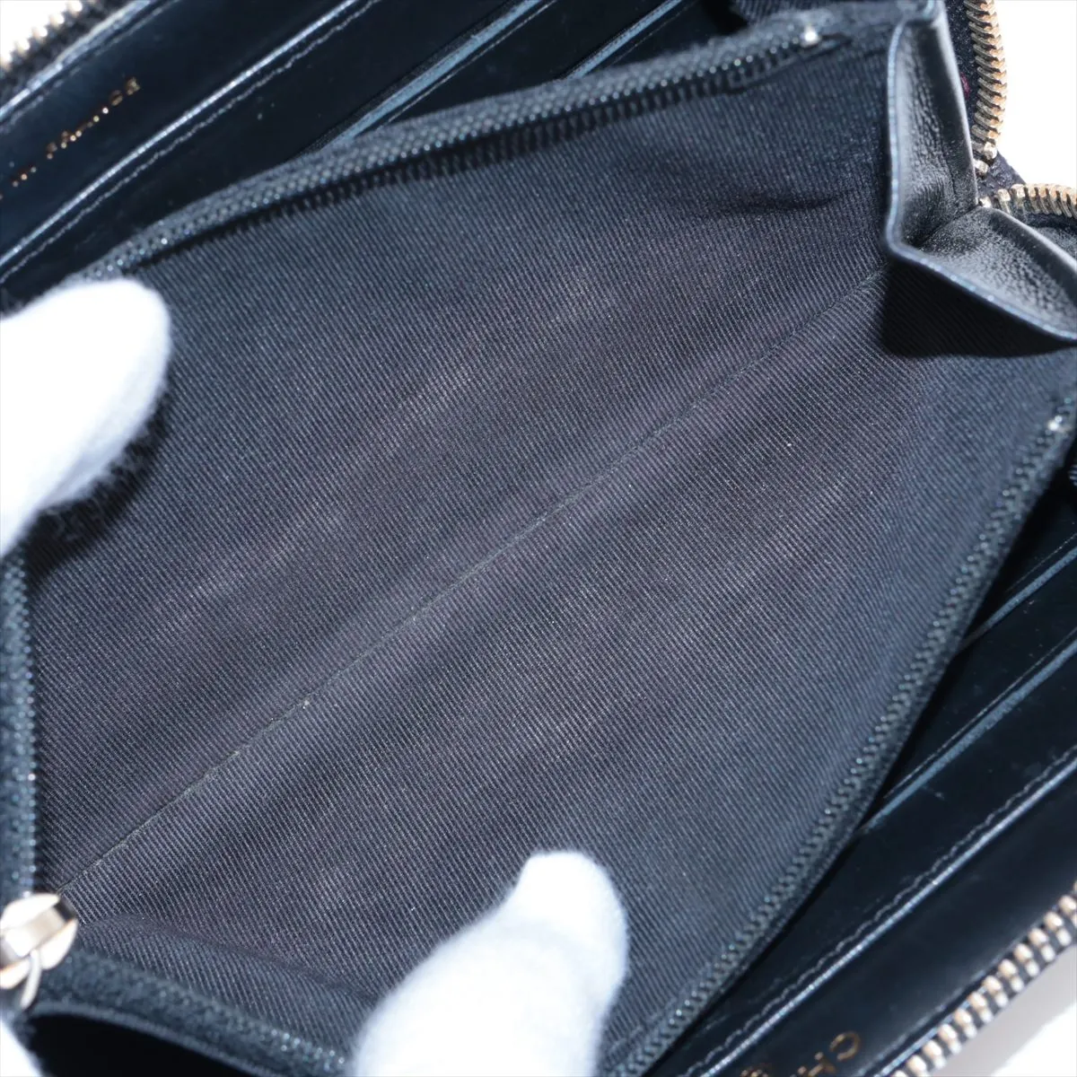 Matelassé Lambskin Round Zip Wallet, Black with Gold Hardware, 24471201 — view 8