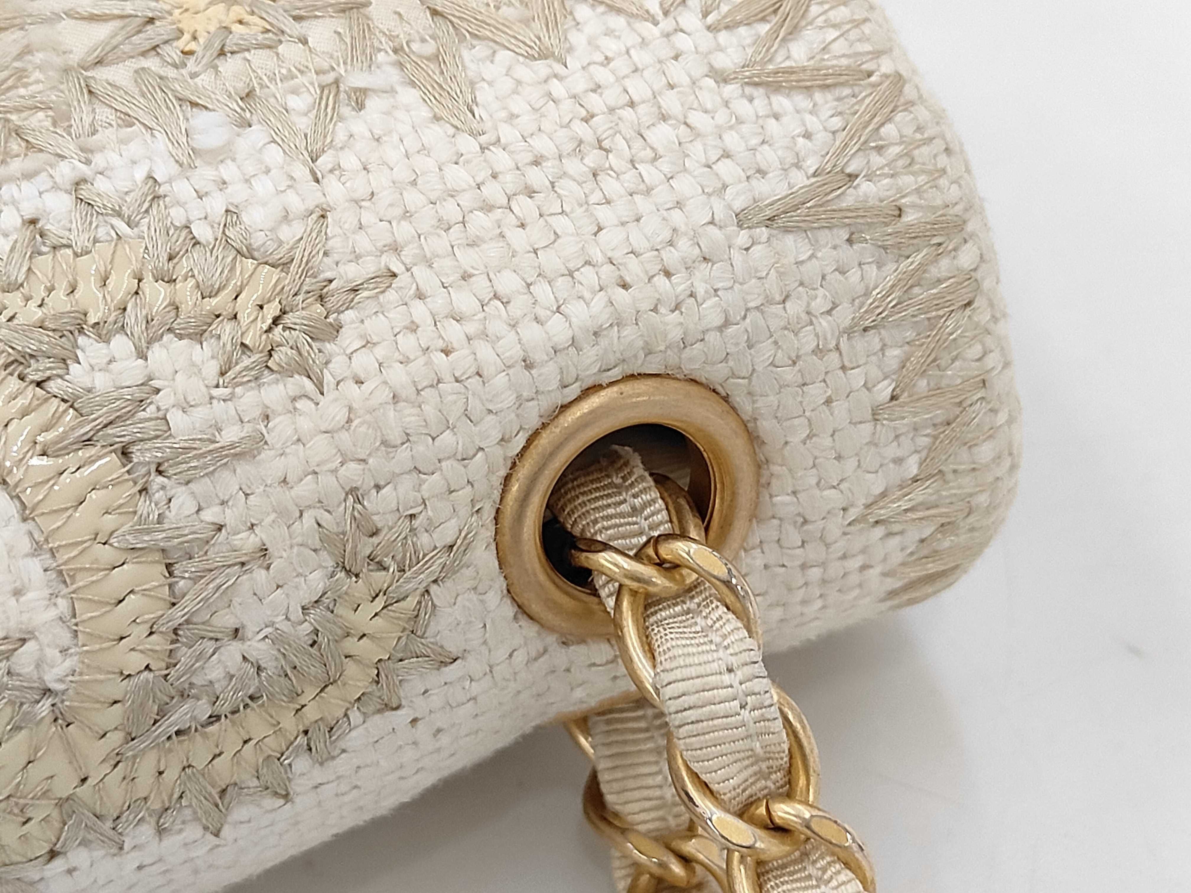 Matelassé 25 Patchwork White Shoulder Bag (Serial Number 25) — view 7