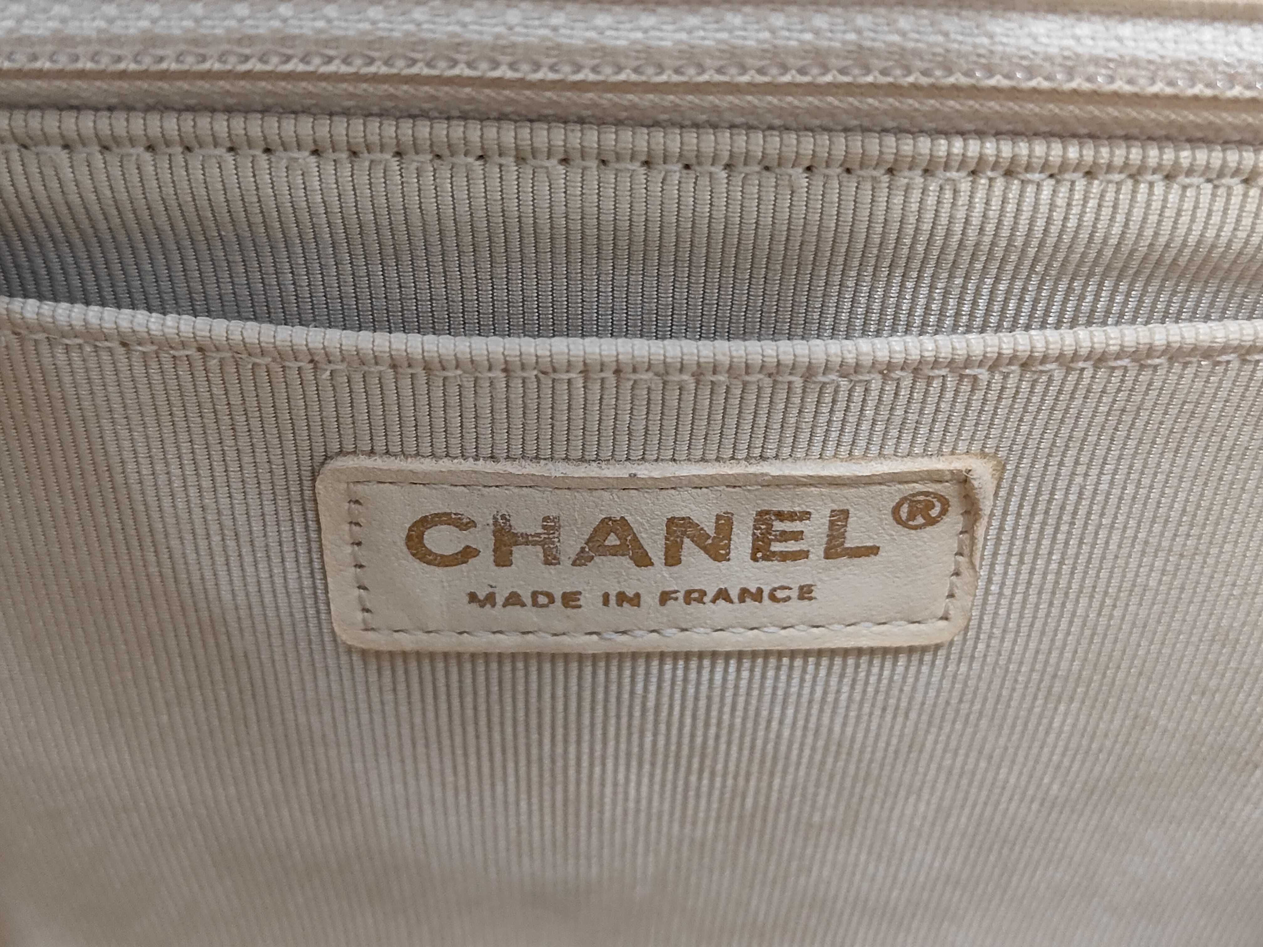 Matelassé 25 Patchwork White Shoulder Bag (Serial Number 25) — view 10