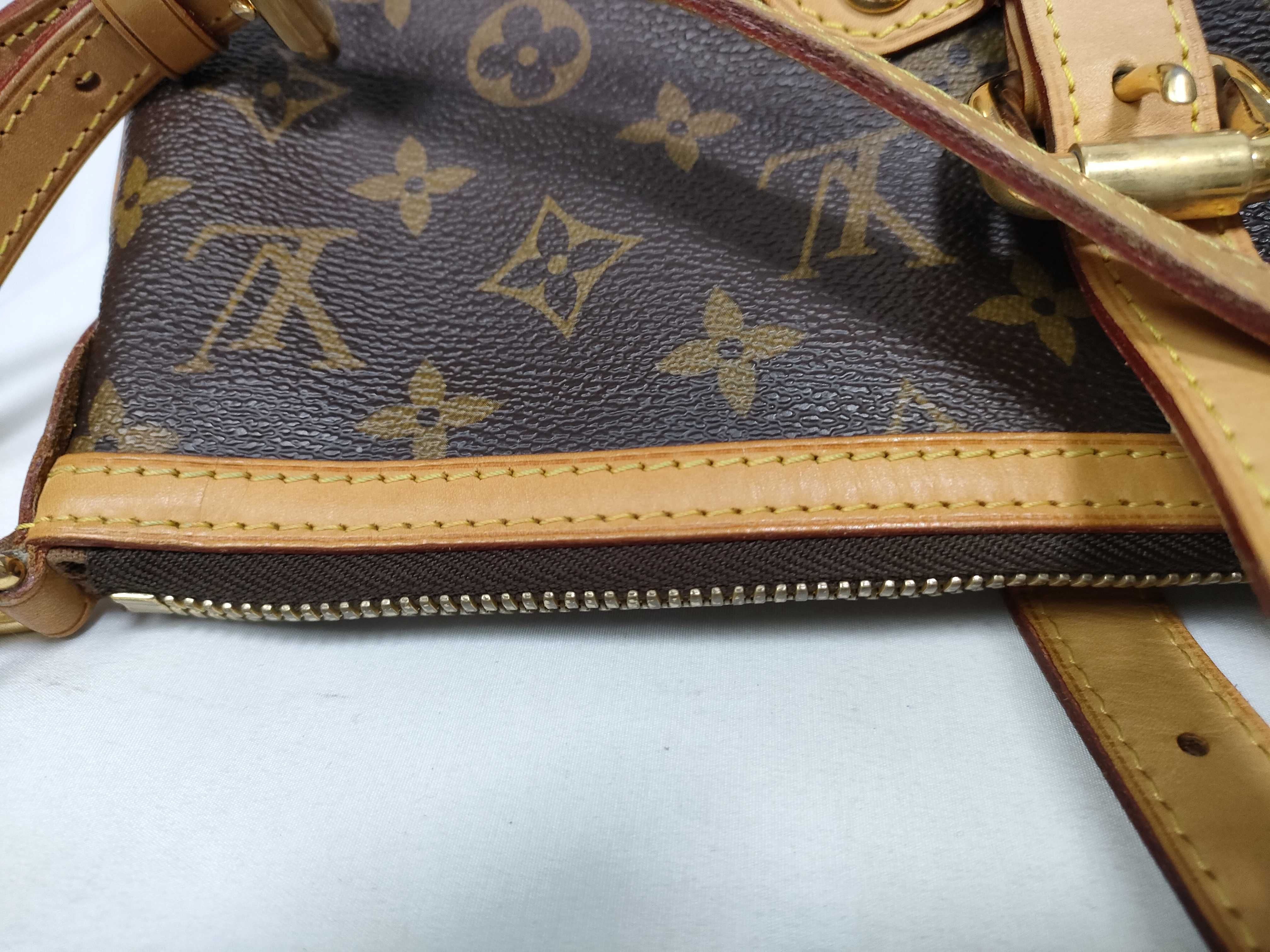 Monogram Louis Vuitton Monogram Handbag Shoulder Bag — view 11