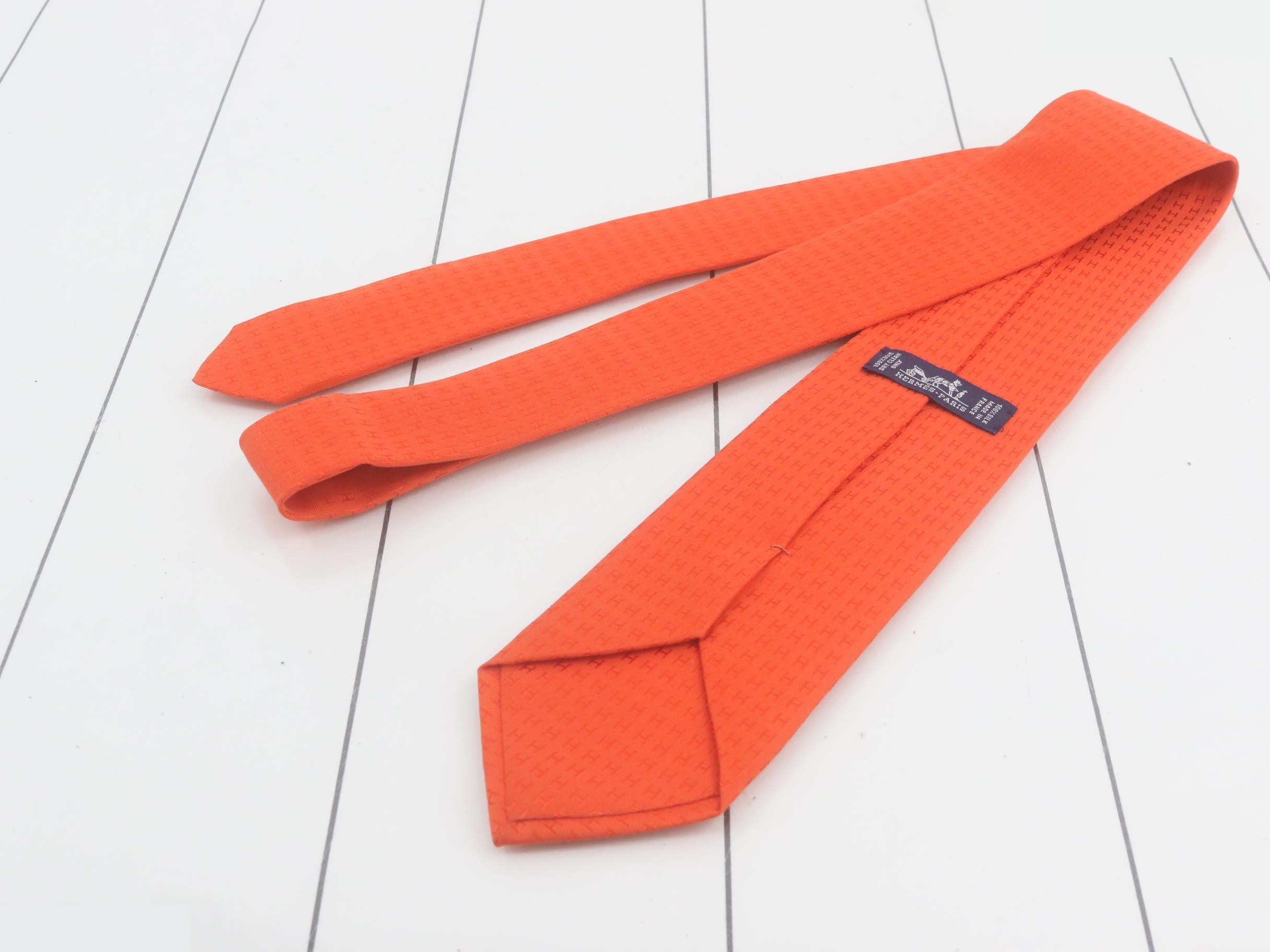 H weave tie orange — view 2