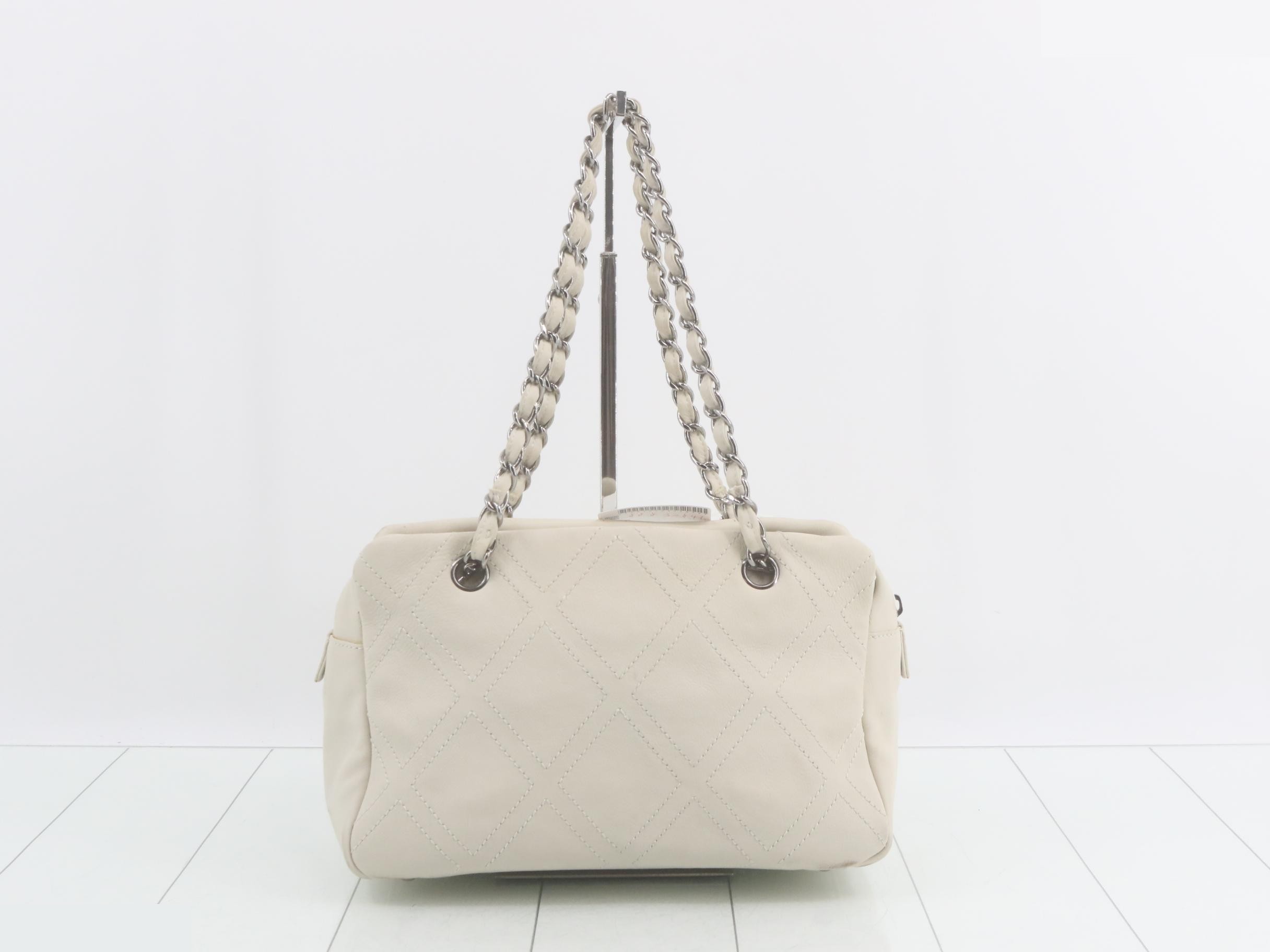 Diamond stitch chain shoulder bag — view 2