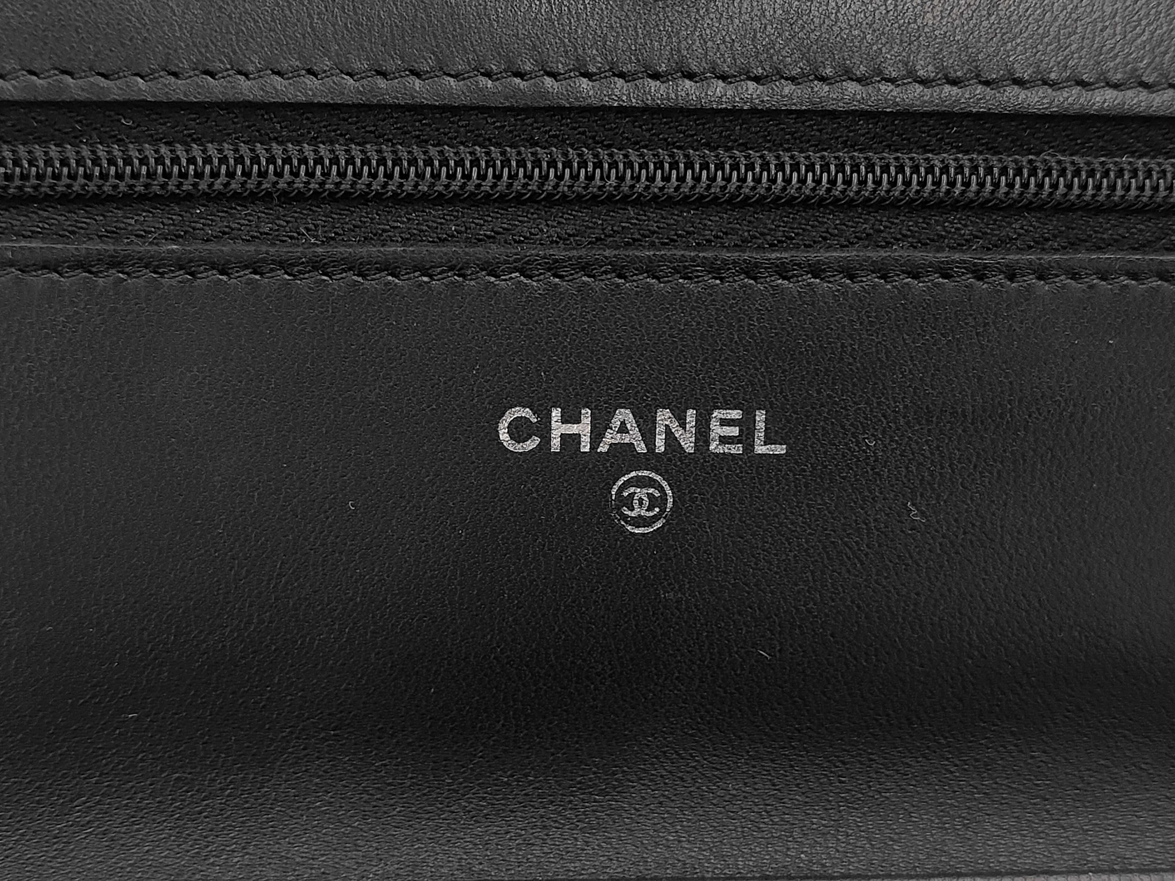 Matelassé Chain Wallet Shoulder Bag — view 10