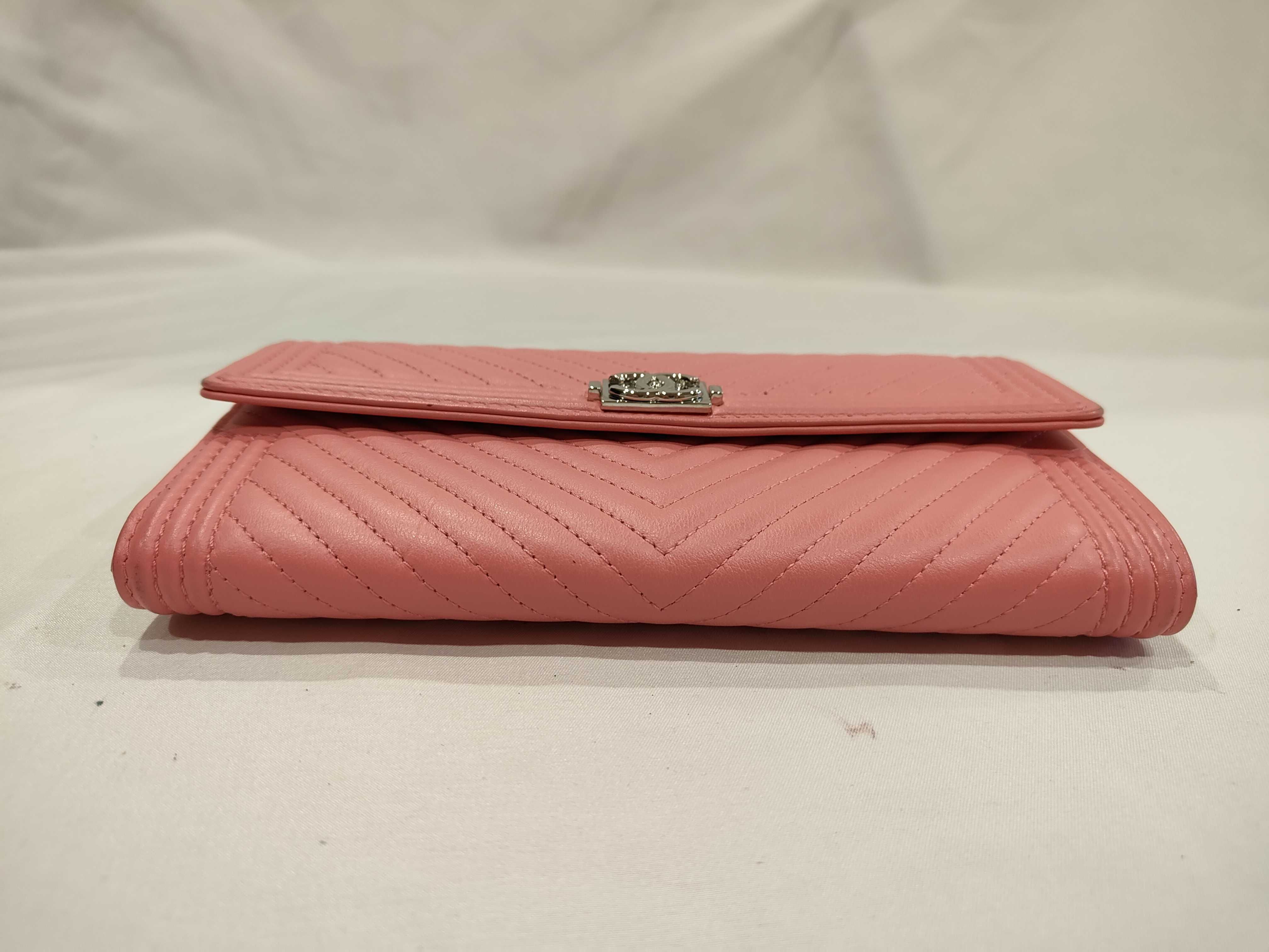 Coco Mark V-stitch Pink Wallet — view 3