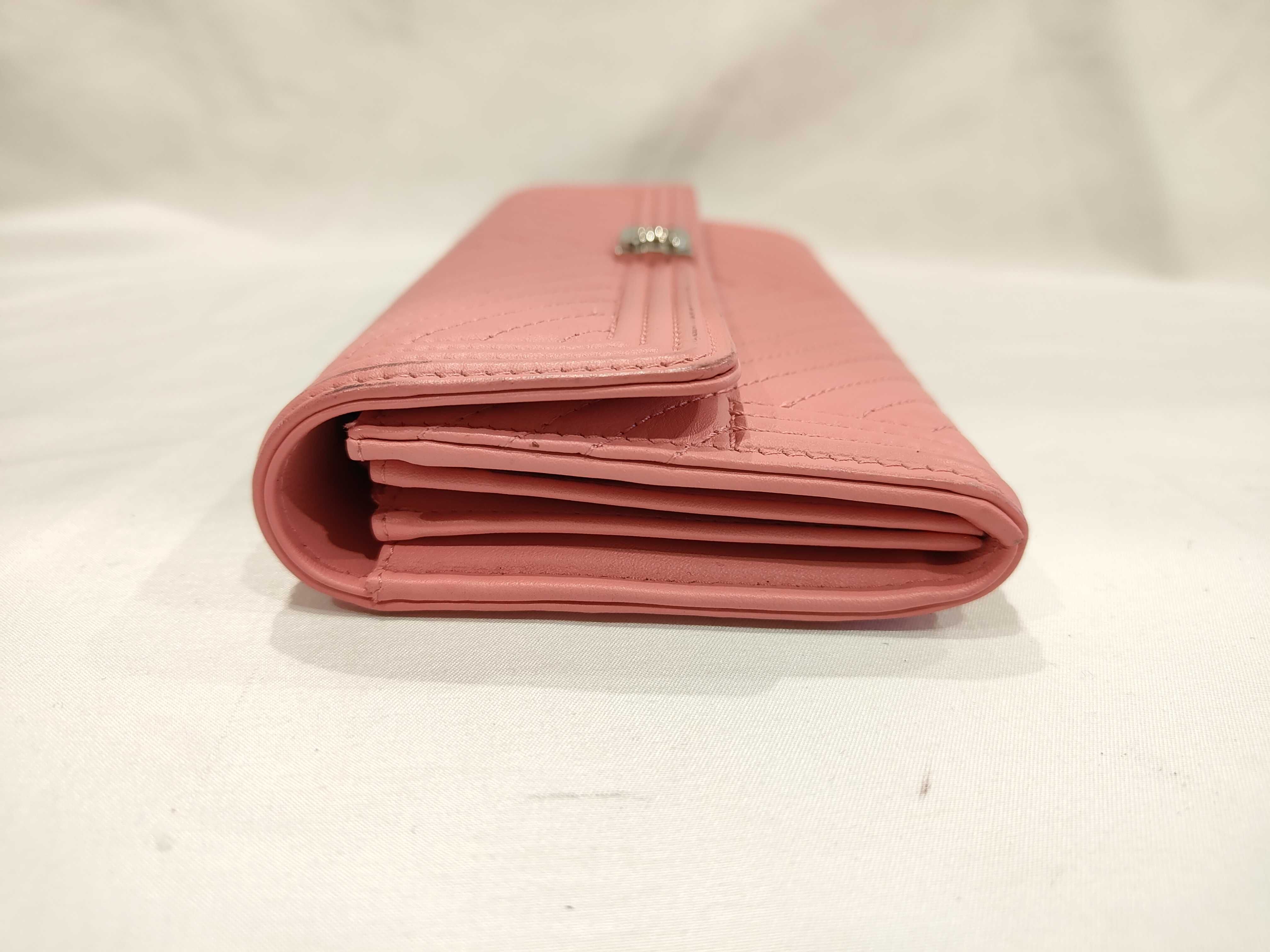 Coco Mark V-stitch Pink Wallet — view 4