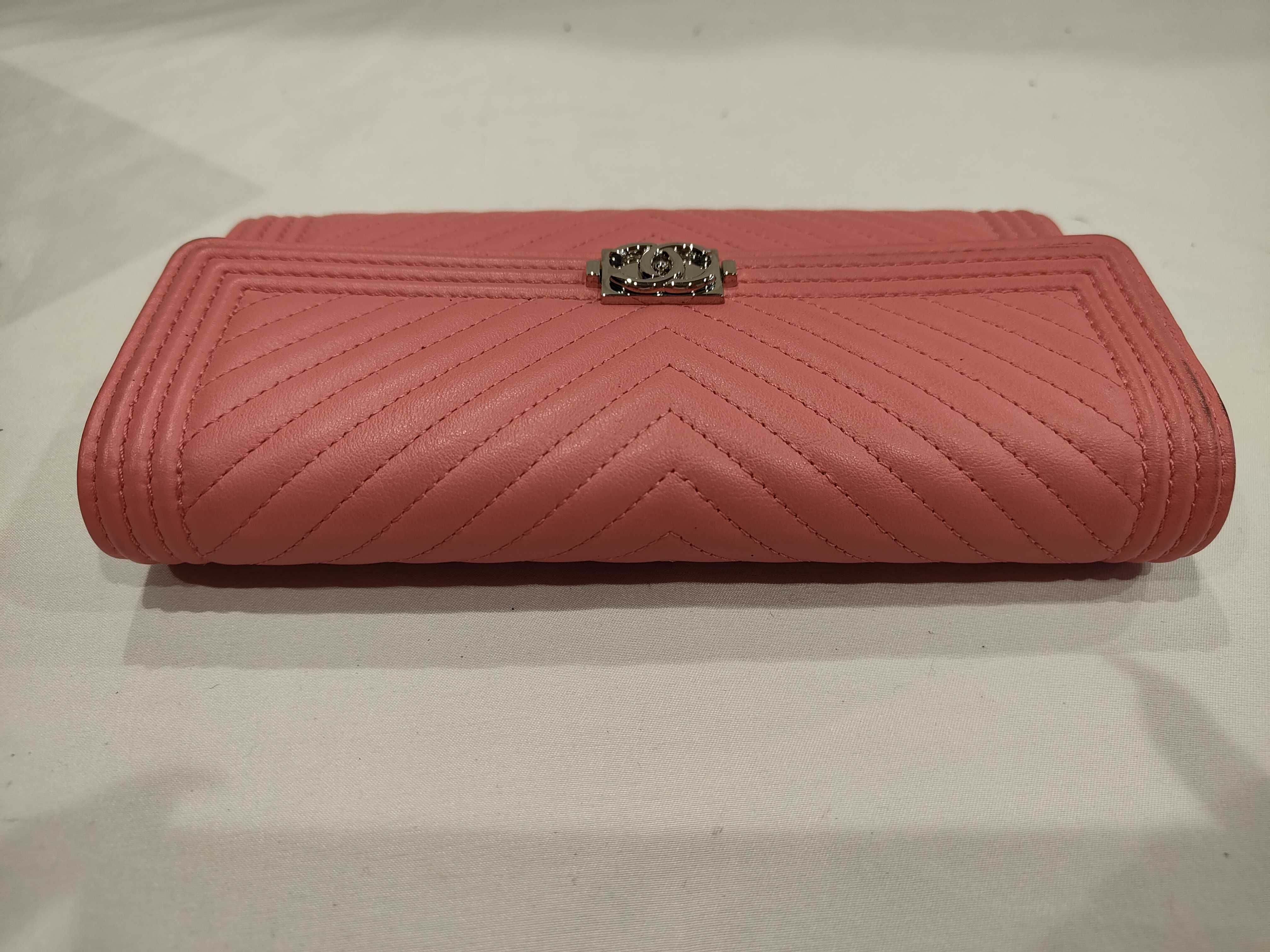 Coco Mark V-stitch Pink Wallet — view 5