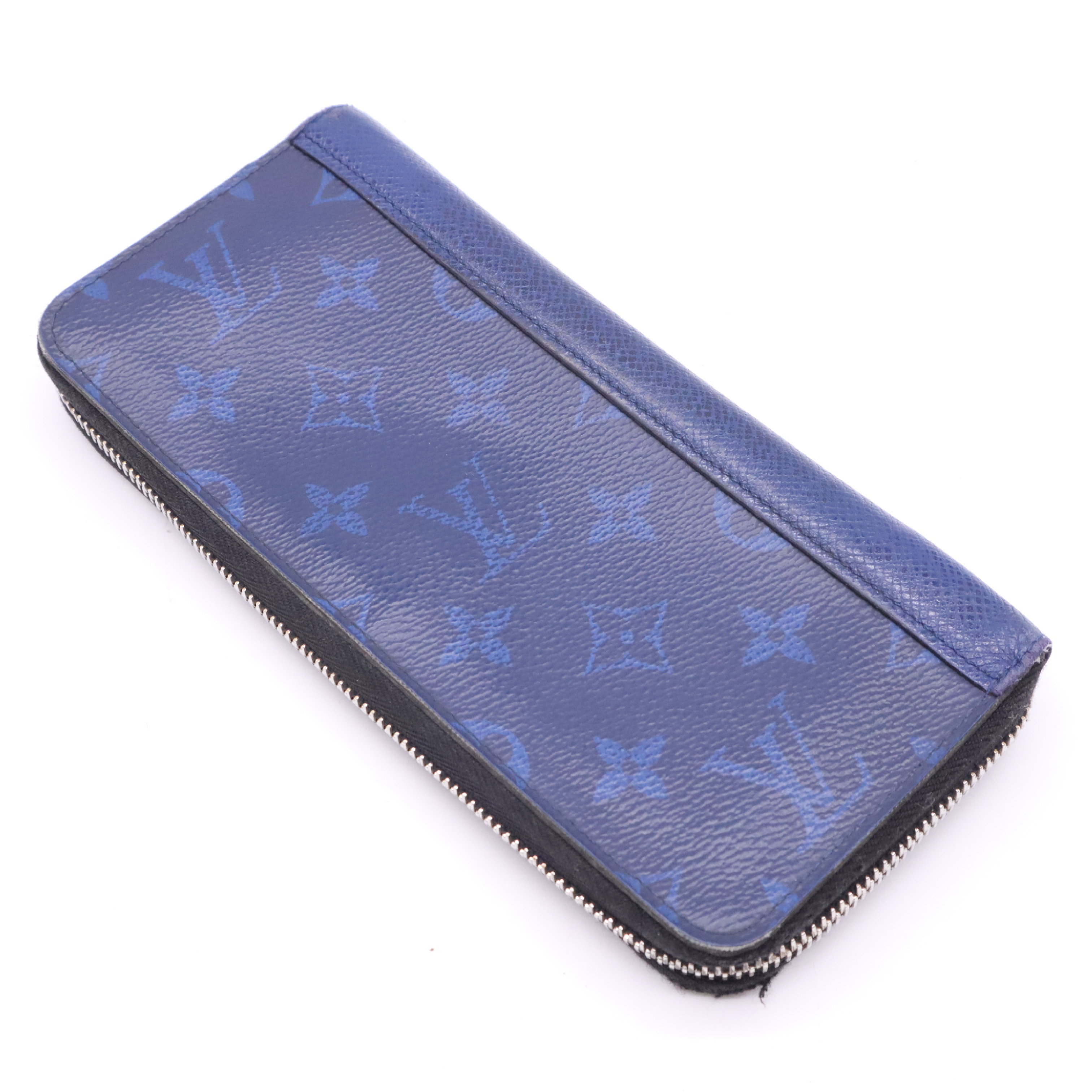 M30447 Taigara Magic Wallet Vertical Blue RFID Detected Wallet — view 2