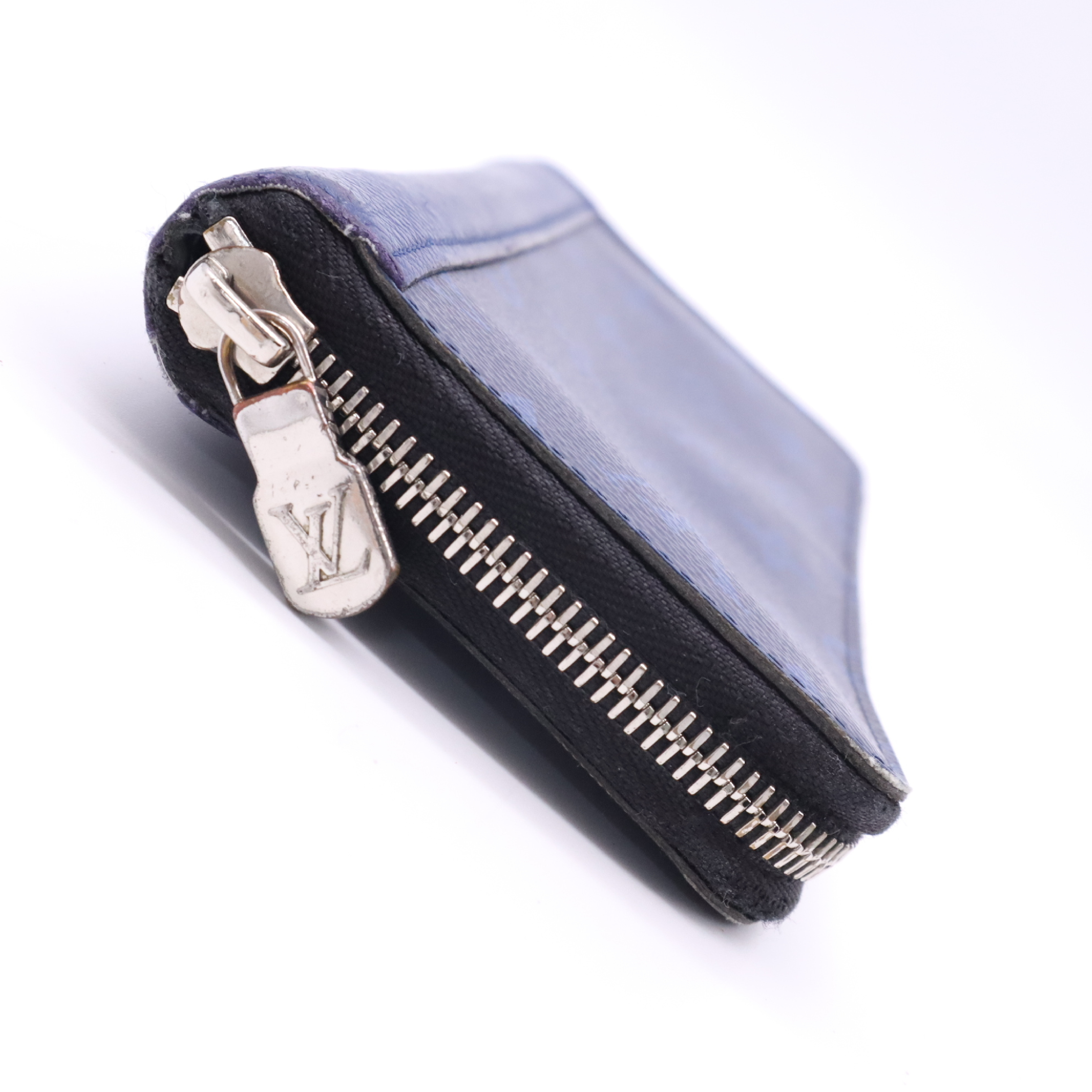 M30447 Taigara Magic Wallet Vertical Blue RFID Detected Wallet — view 4