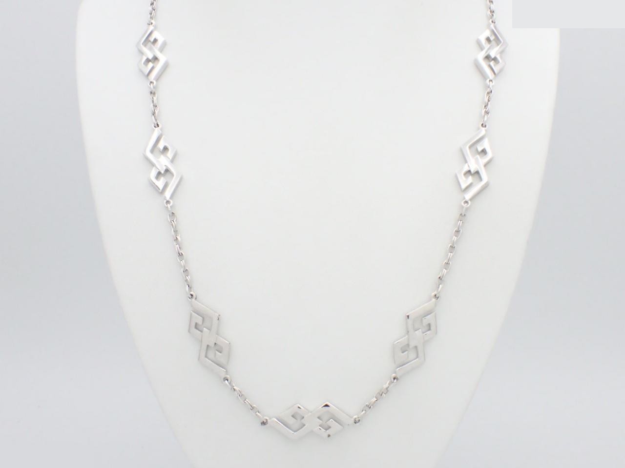 Other lines: Precious metals, necklaces, pendants, chains approximately 75cm long.