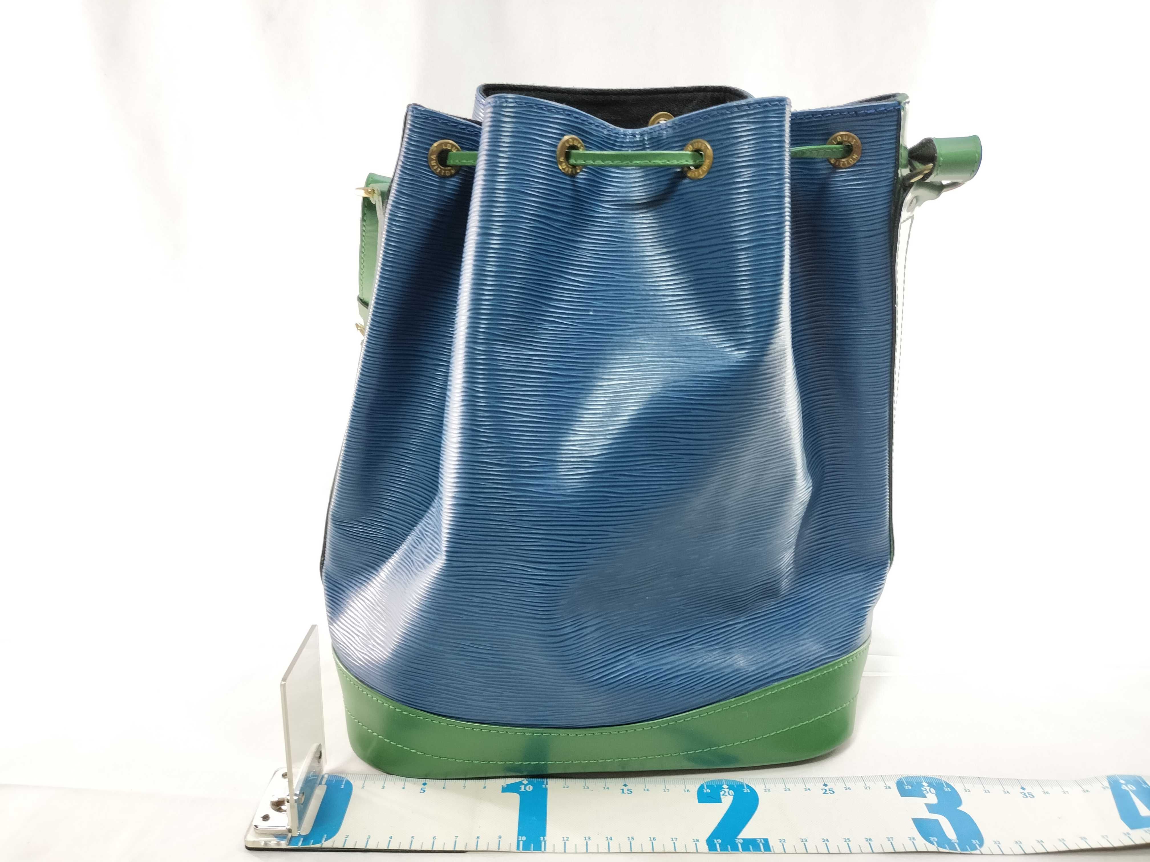 Epi Bicolor Noe Shoulder Bag — view 2