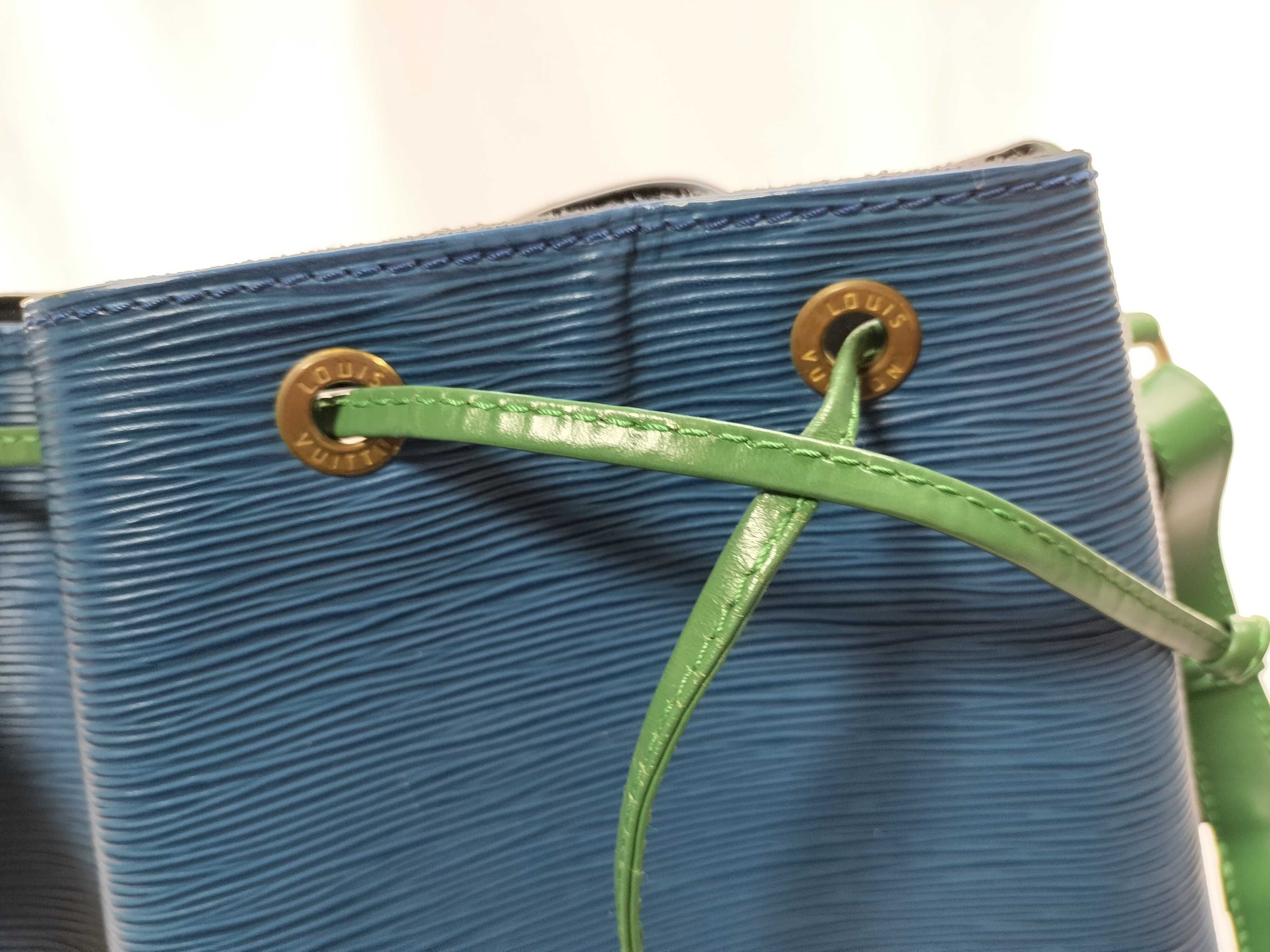 Epi Bicolor Noe Shoulder Bag — view 11