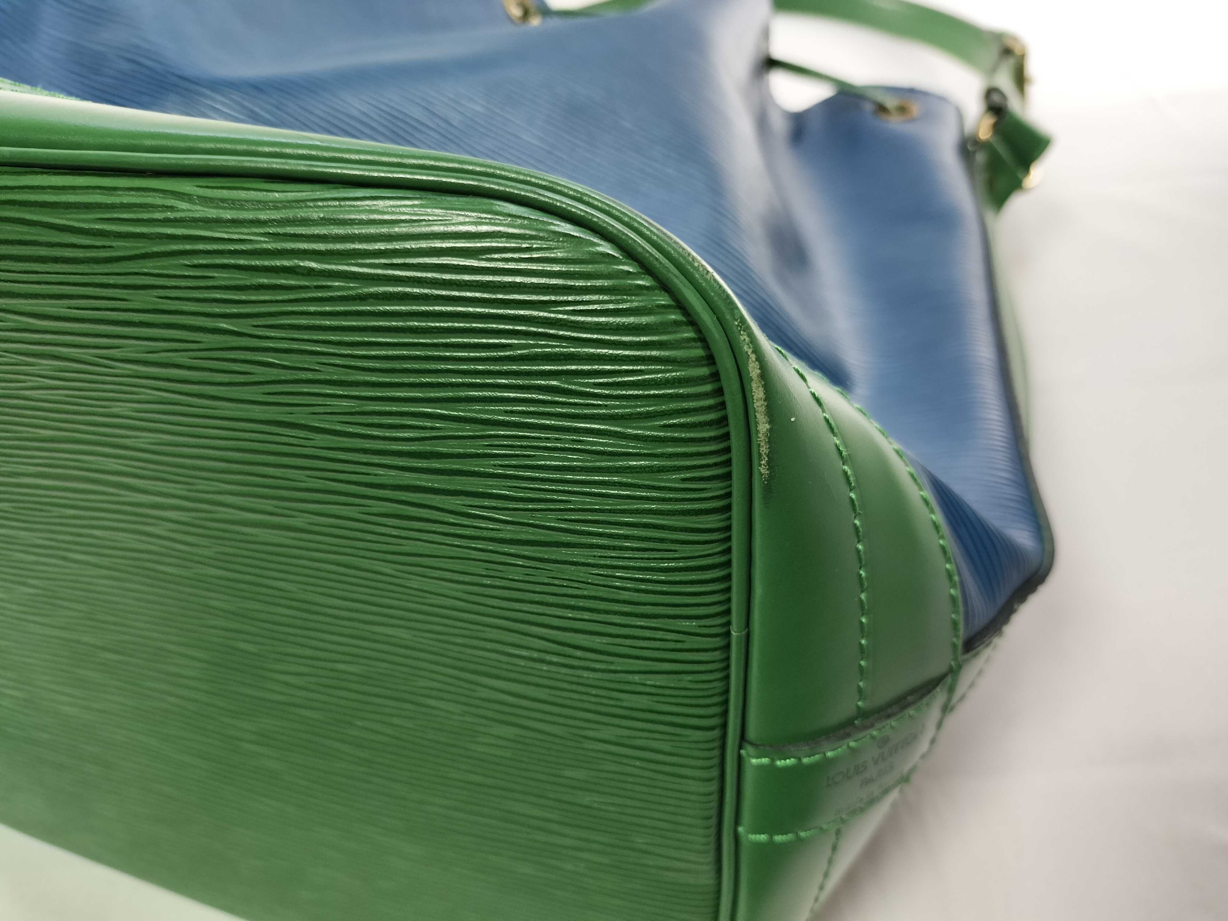 Epi Bicolor Noe Shoulder Bag — view 6