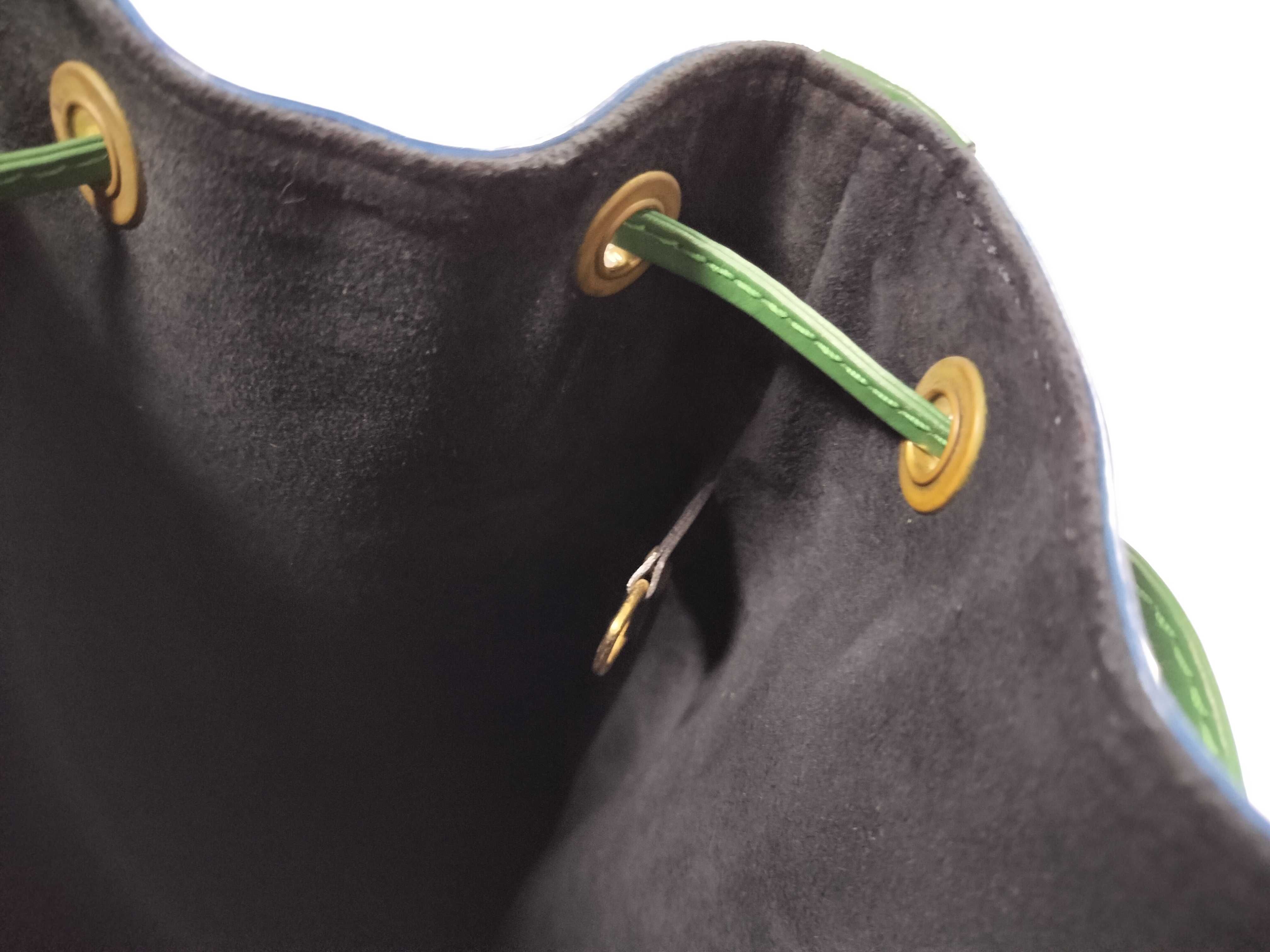 Epi Bicolor Noe Shoulder Bag — view 9
