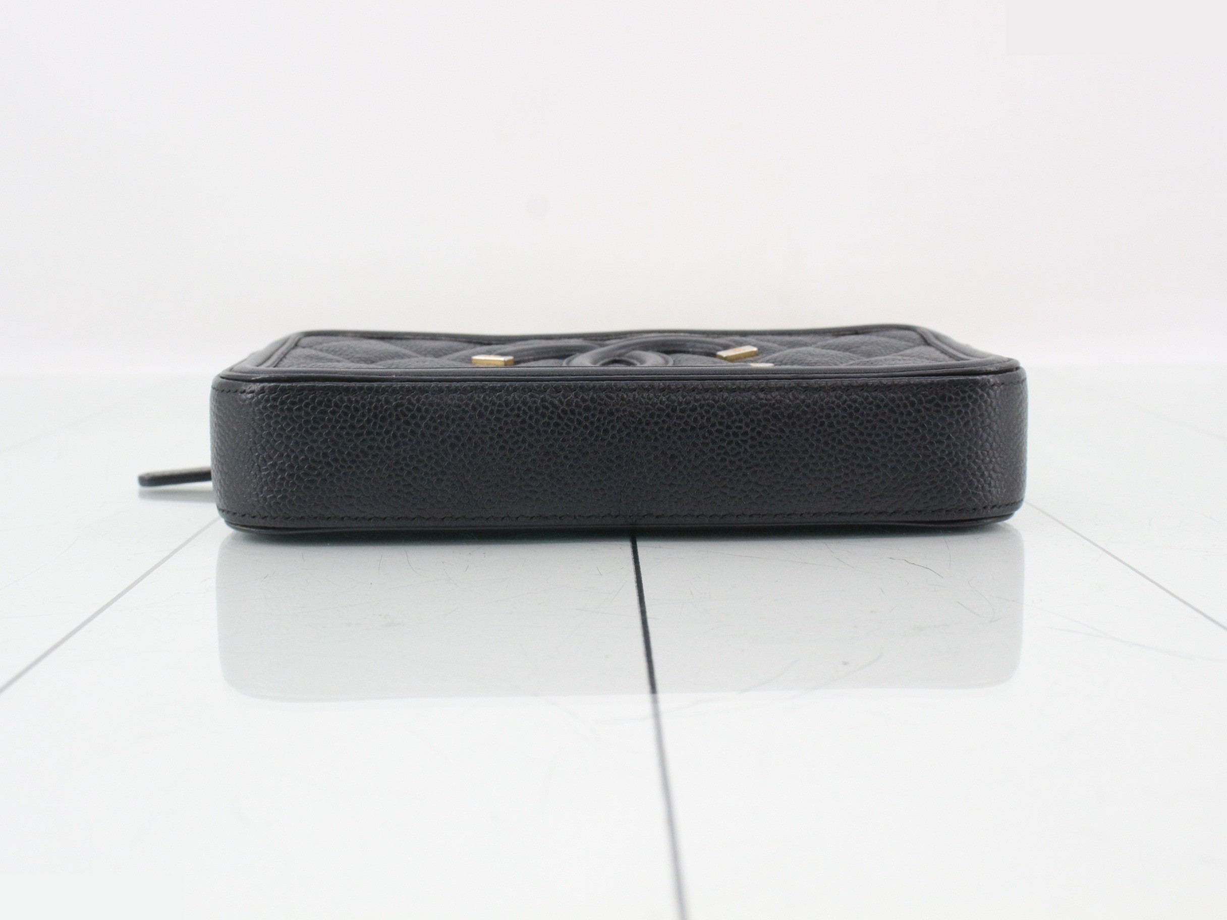 CC Filigree Chain Wallet, Caviar Skin, Black Shoulder Bag — view 3