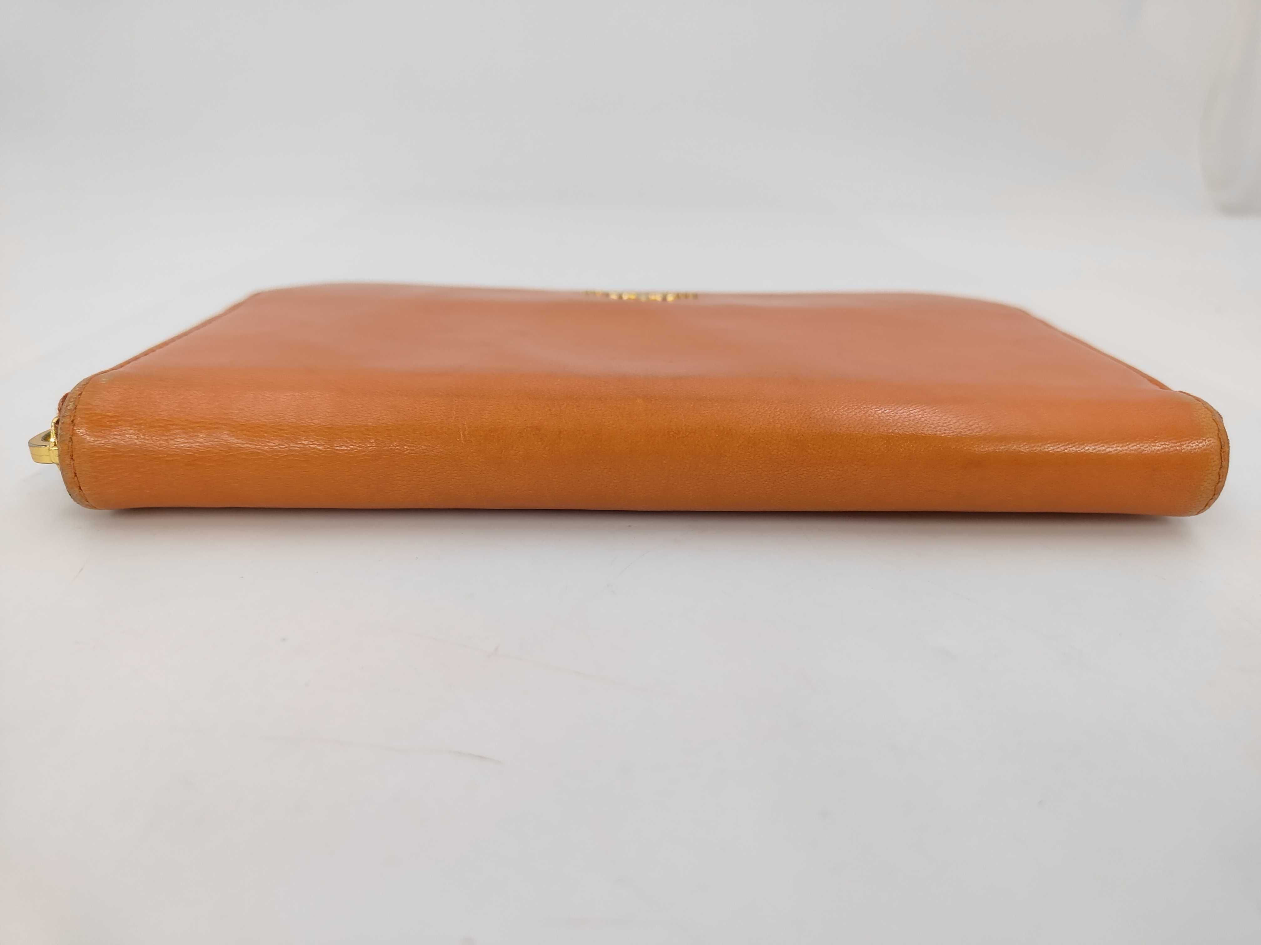 Round Zipper Logo Orange Long Wallet — view 3