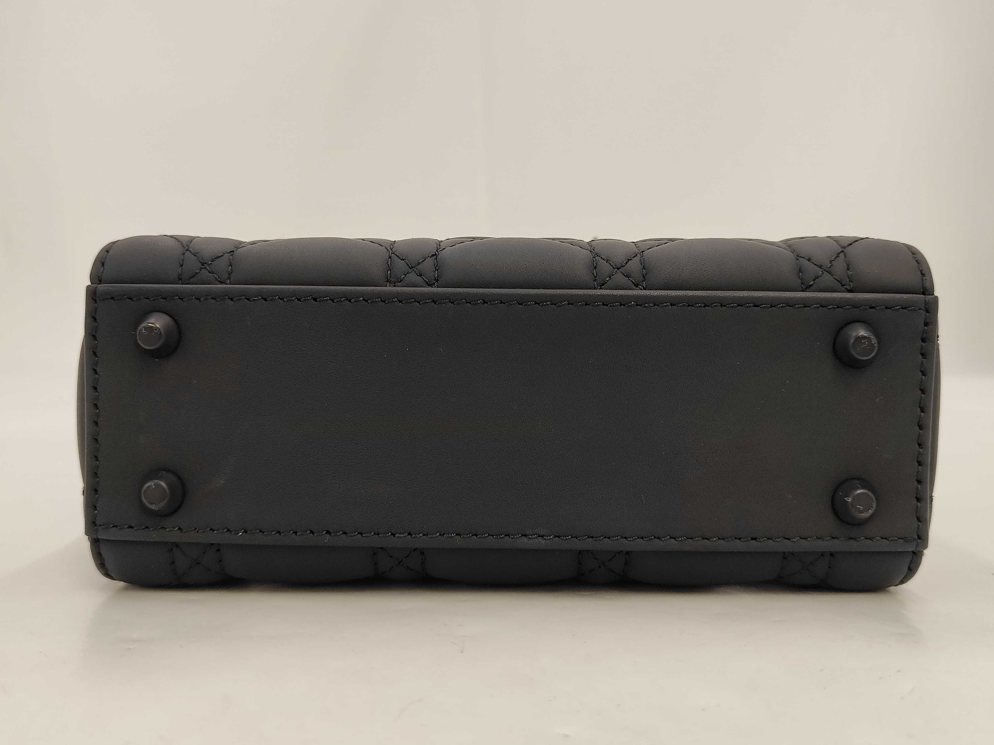 handbag — view 3
