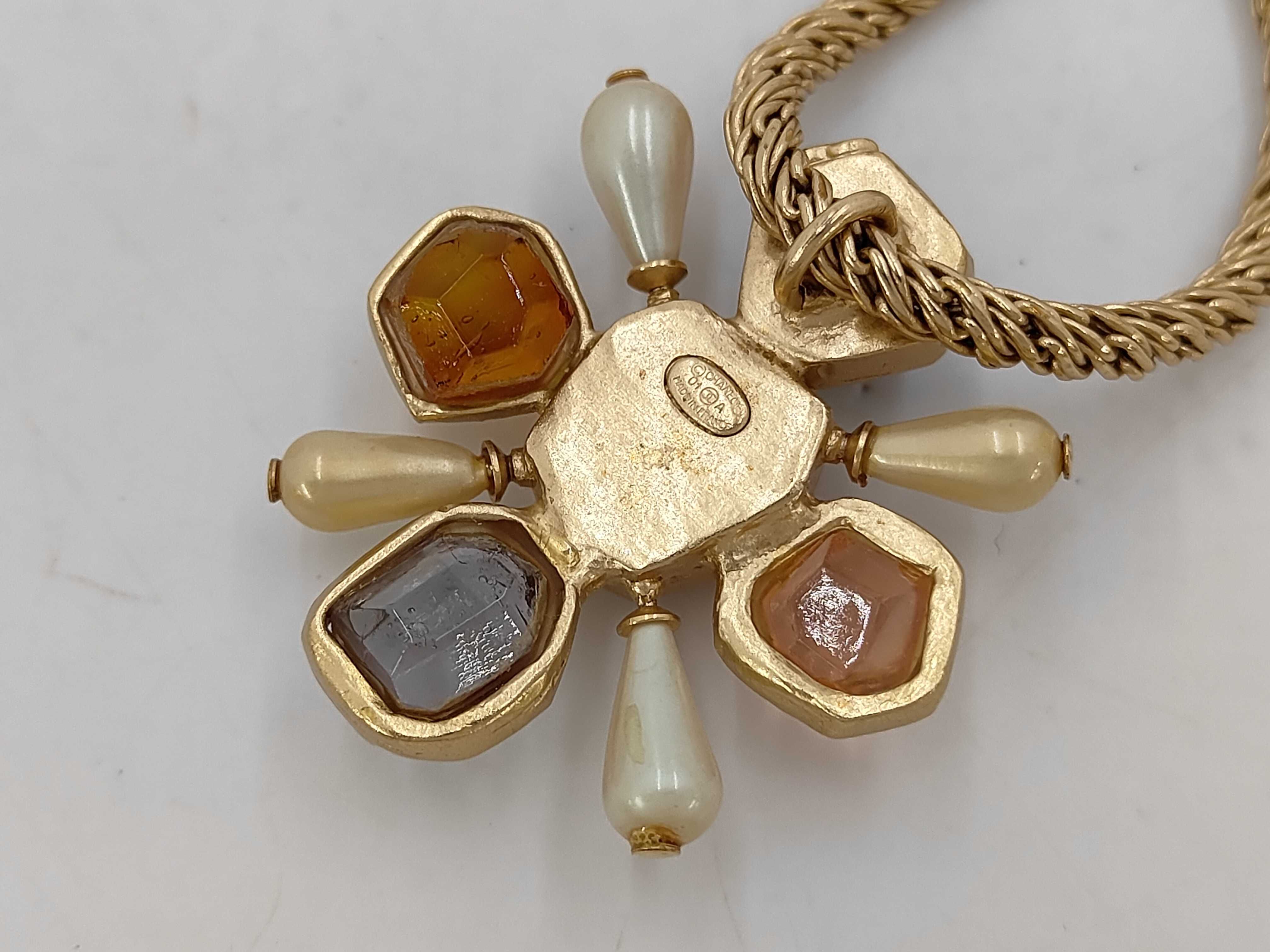 necklace — view 2