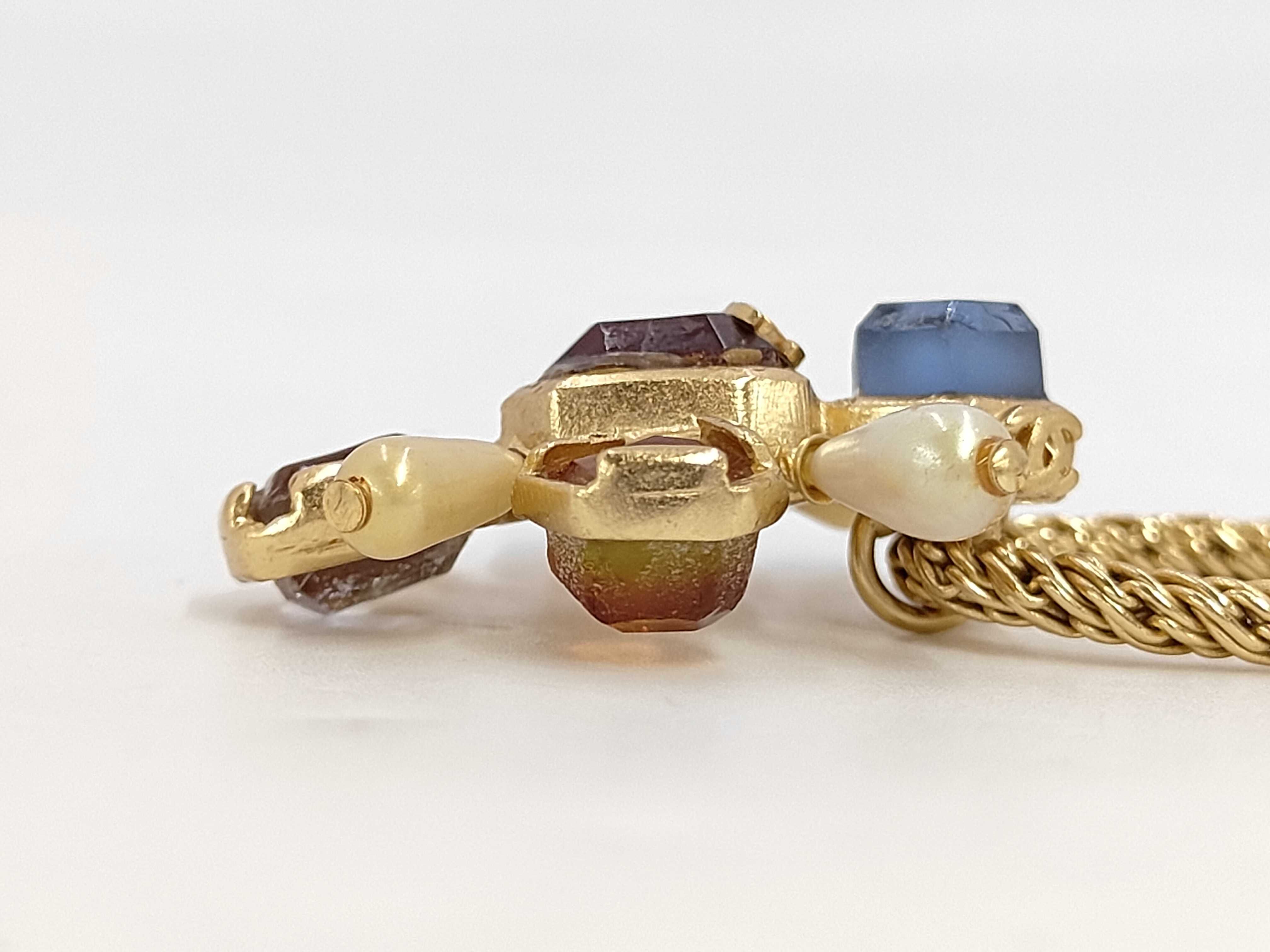 necklace — view 3