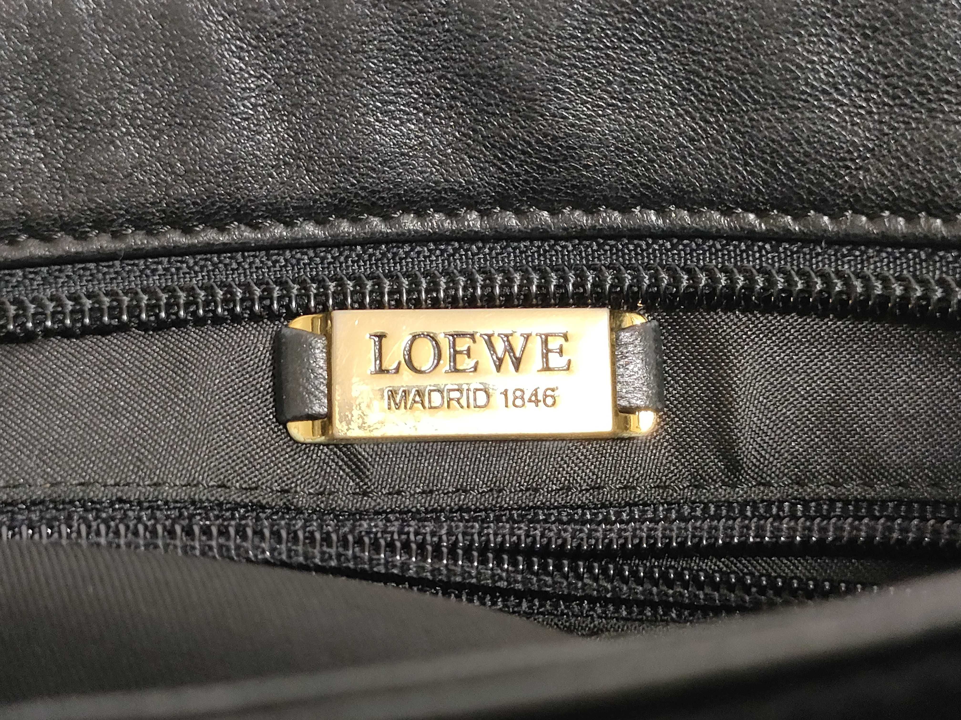 Anagram Leather Shoulder Bag — view 12
