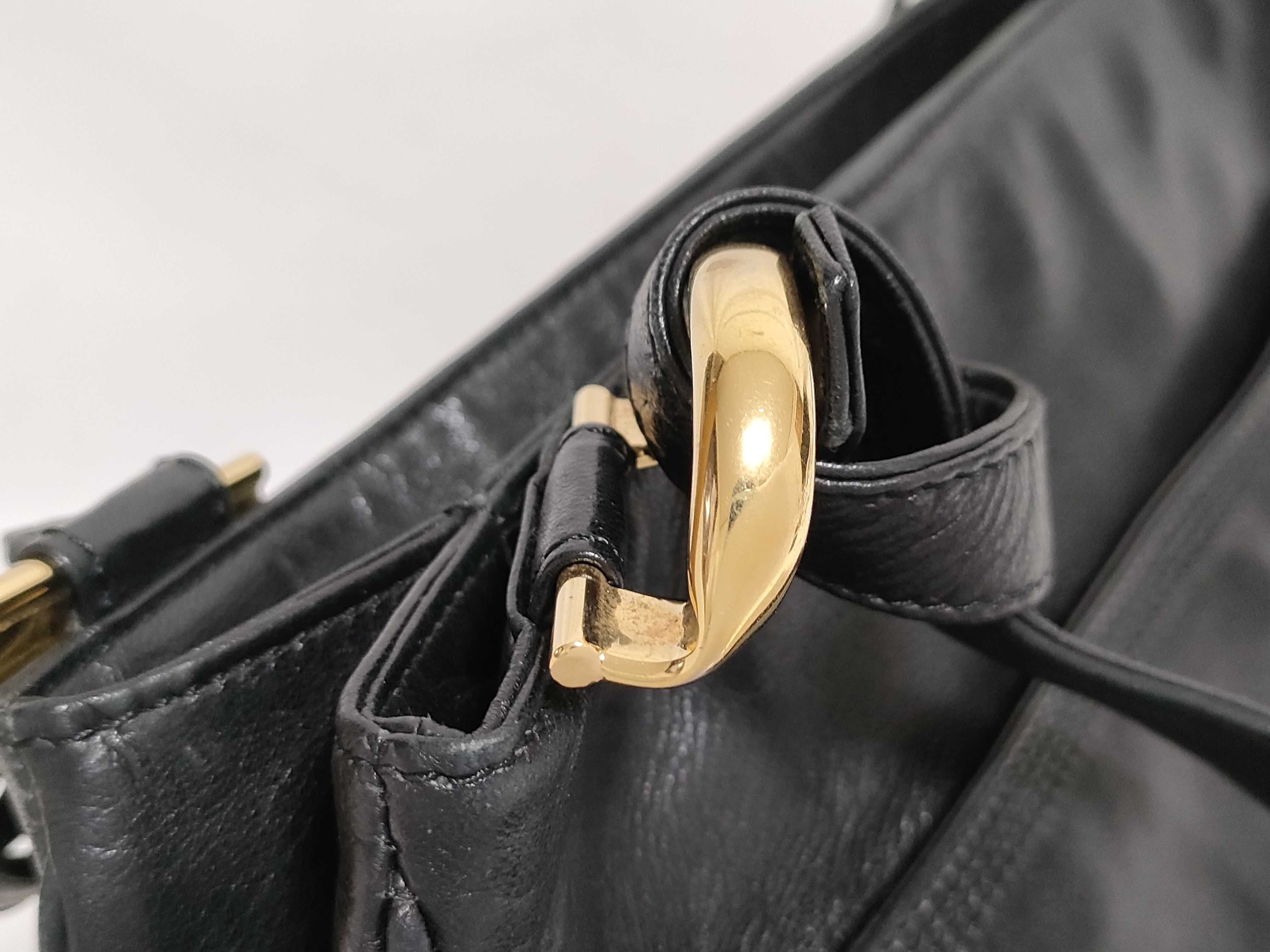 Anagram Leather Shoulder Bag — view 7