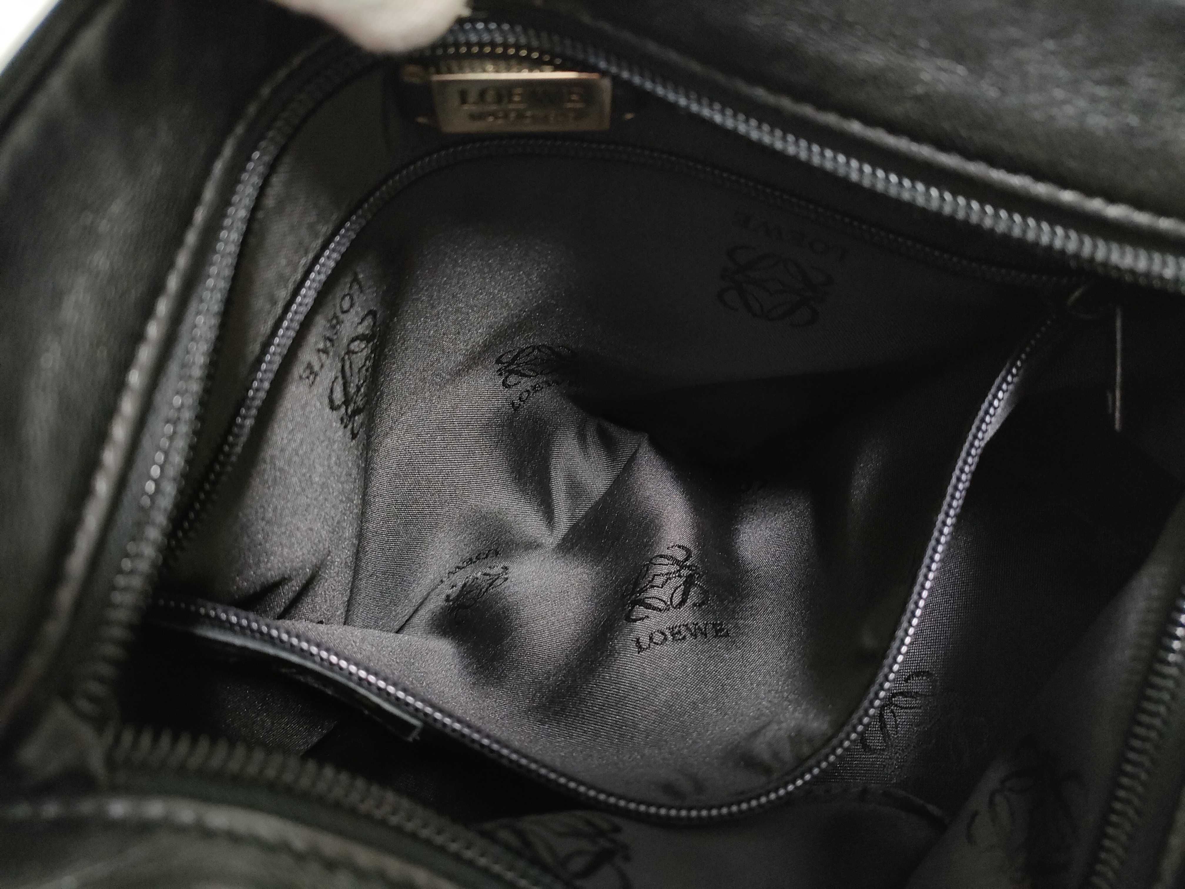 Anagram Leather Shoulder Bag — view 10