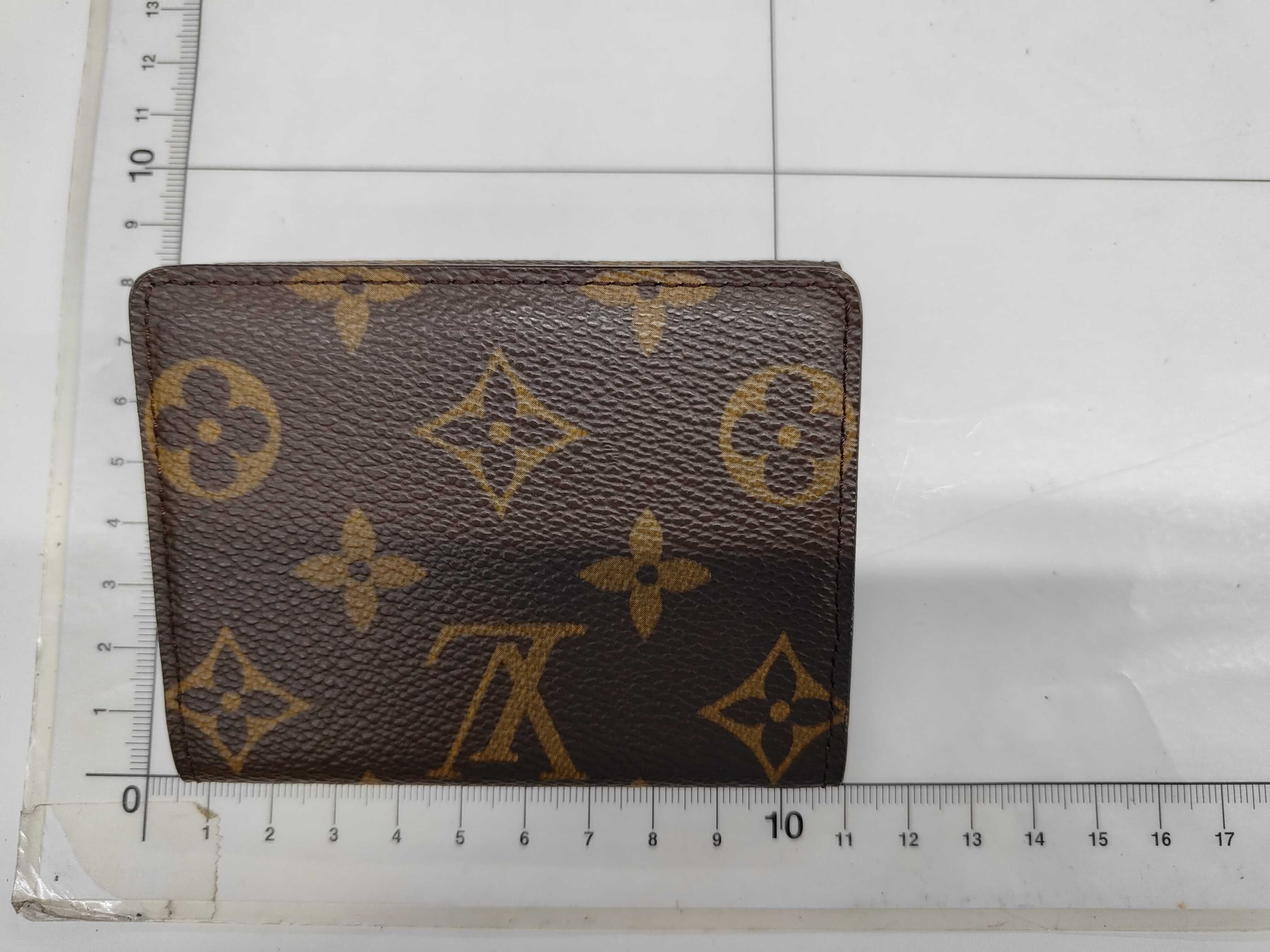 Monogram M61927 Ludlow Coin Case — view 2