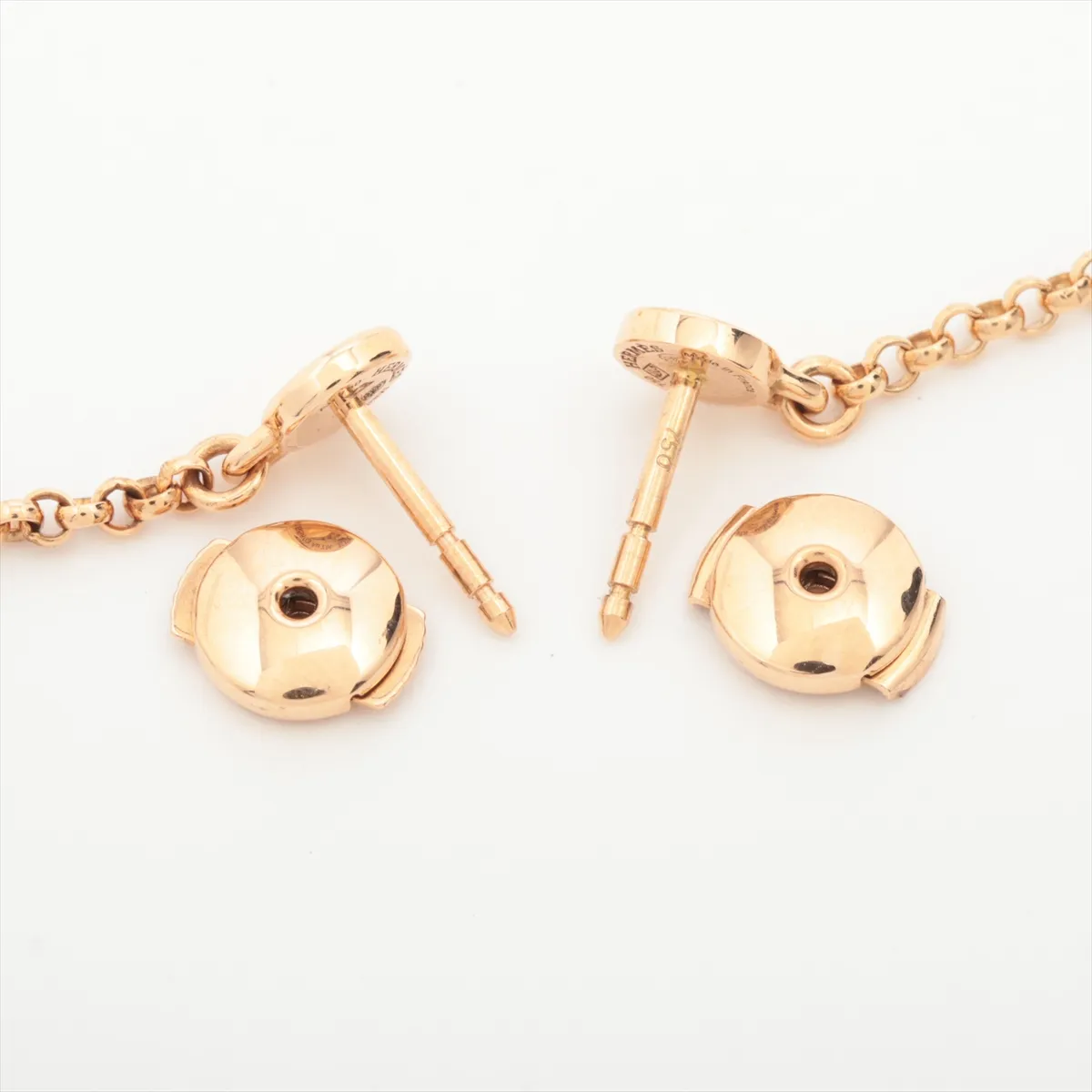 Kelly Amulette Diamond Earrings, 750 (PG), 7.9g, 20W285603 21AS069084. One earring has a faulty locking mechanism. Serial numbers differ between the left and right earrings. — view 4