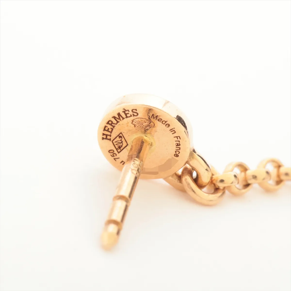 Kelly Amulette Diamond Earrings, 750 (PG), 7.9g, 20W285603 21AS069084. One earring has a faulty locking mechanism. Serial numbers differ between the left and right earrings. — view 5