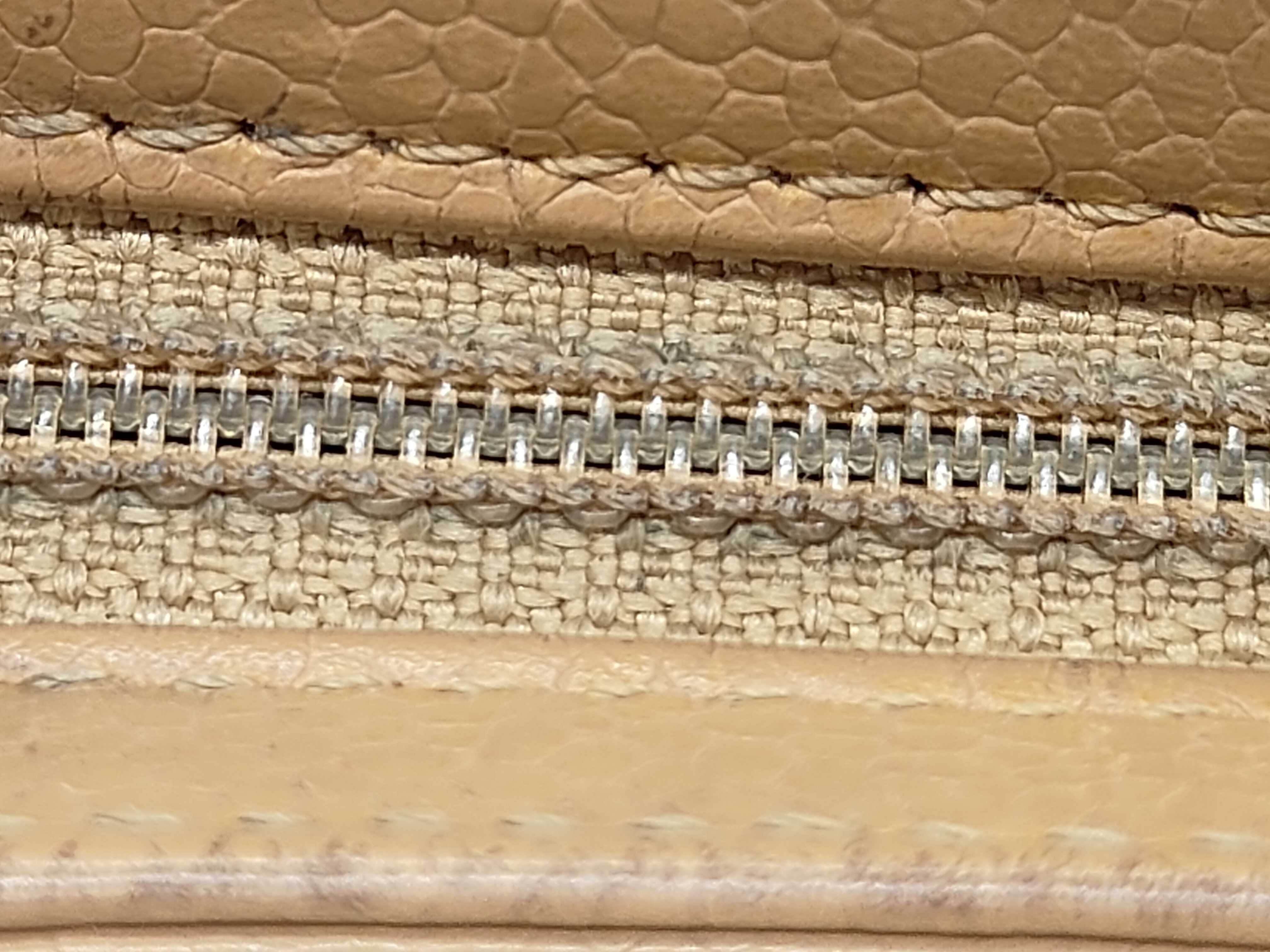 Cabia-skin Coco Pouch (Coco Mark Pouch) — view 8