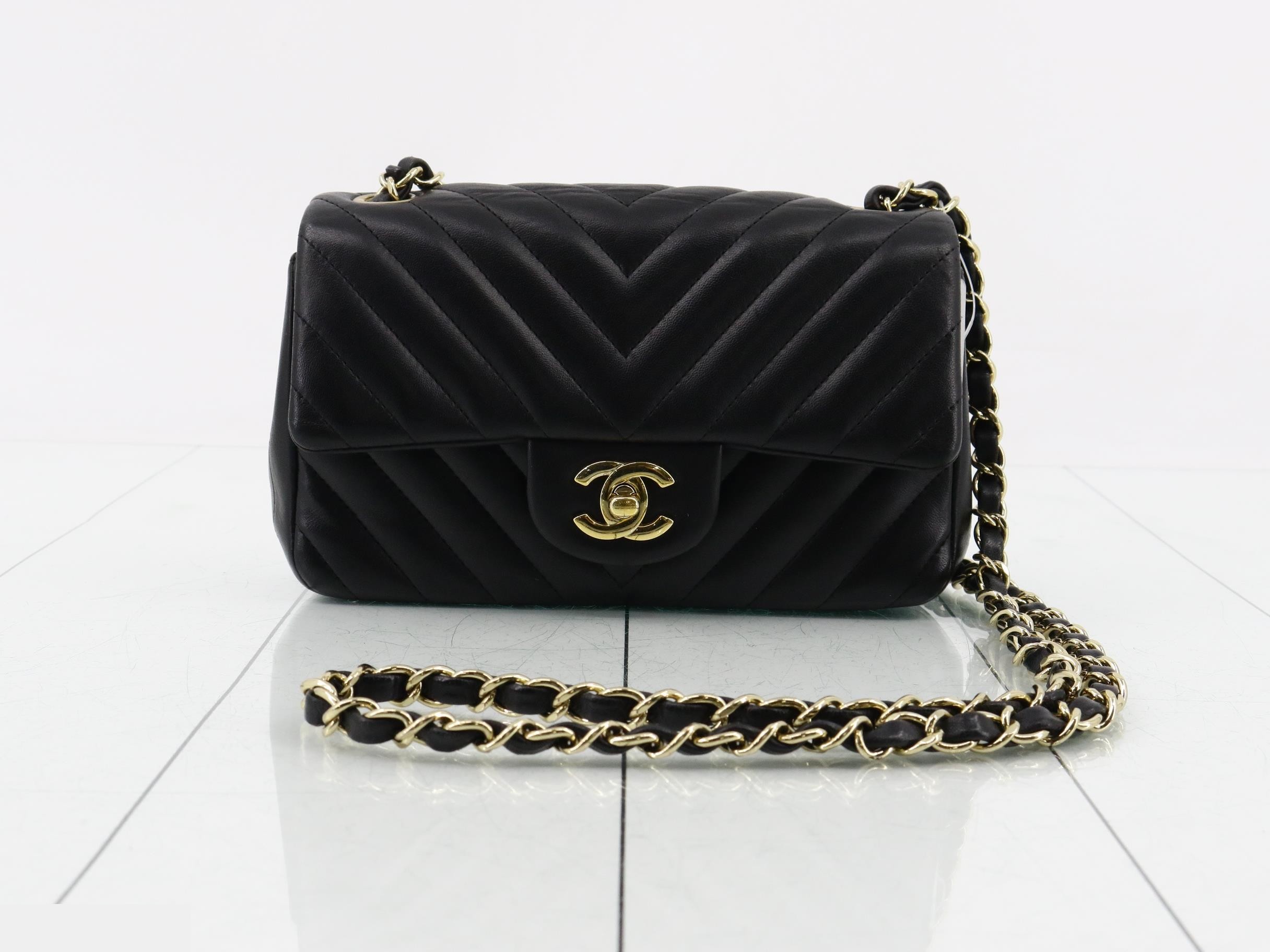 Lambskin V-stitch chain shoulder bag