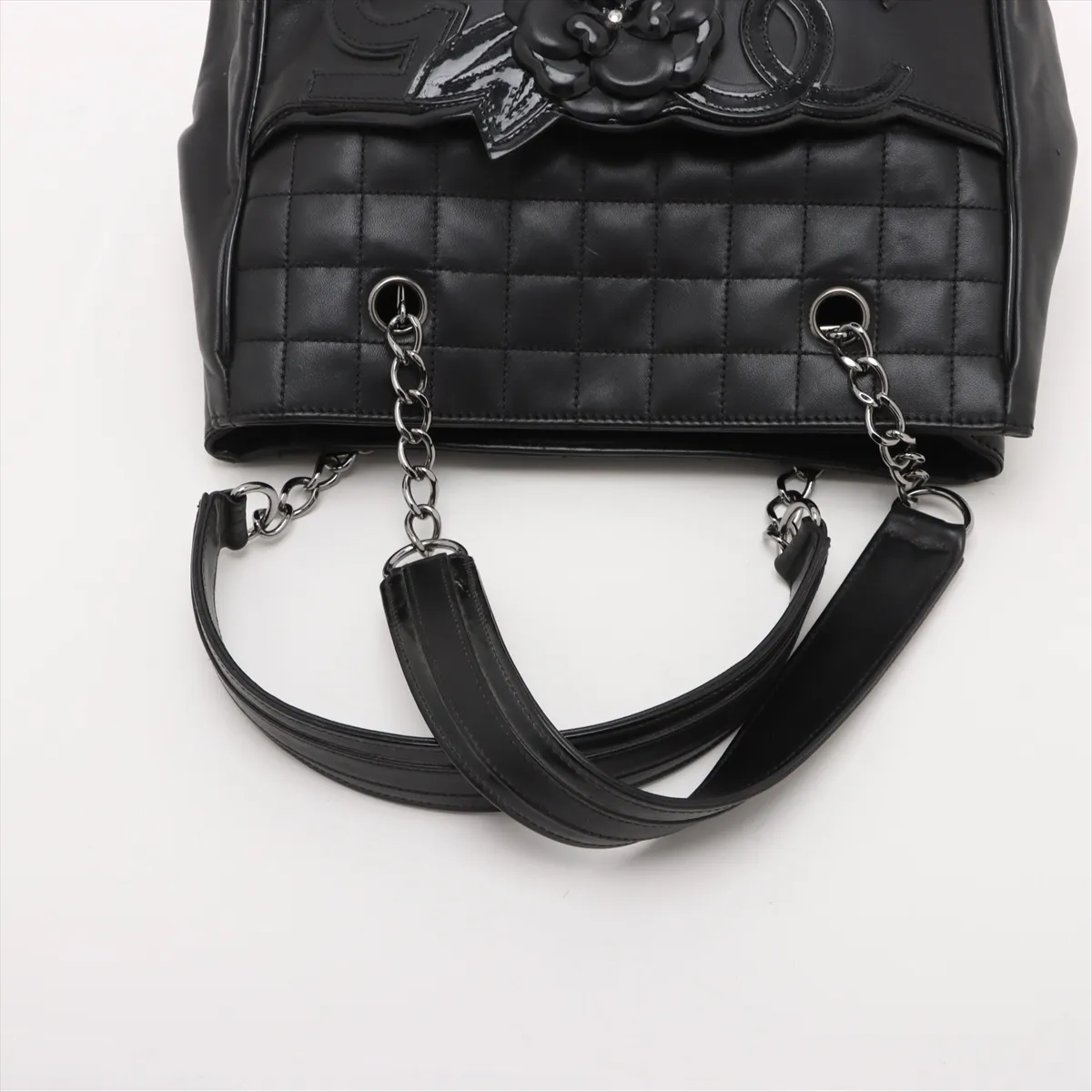 Chocolate Bar Lambskin x Patent Leather Chain Tote Bag Camellia Black Silver Hardware 10948041 No. 10 — view 5