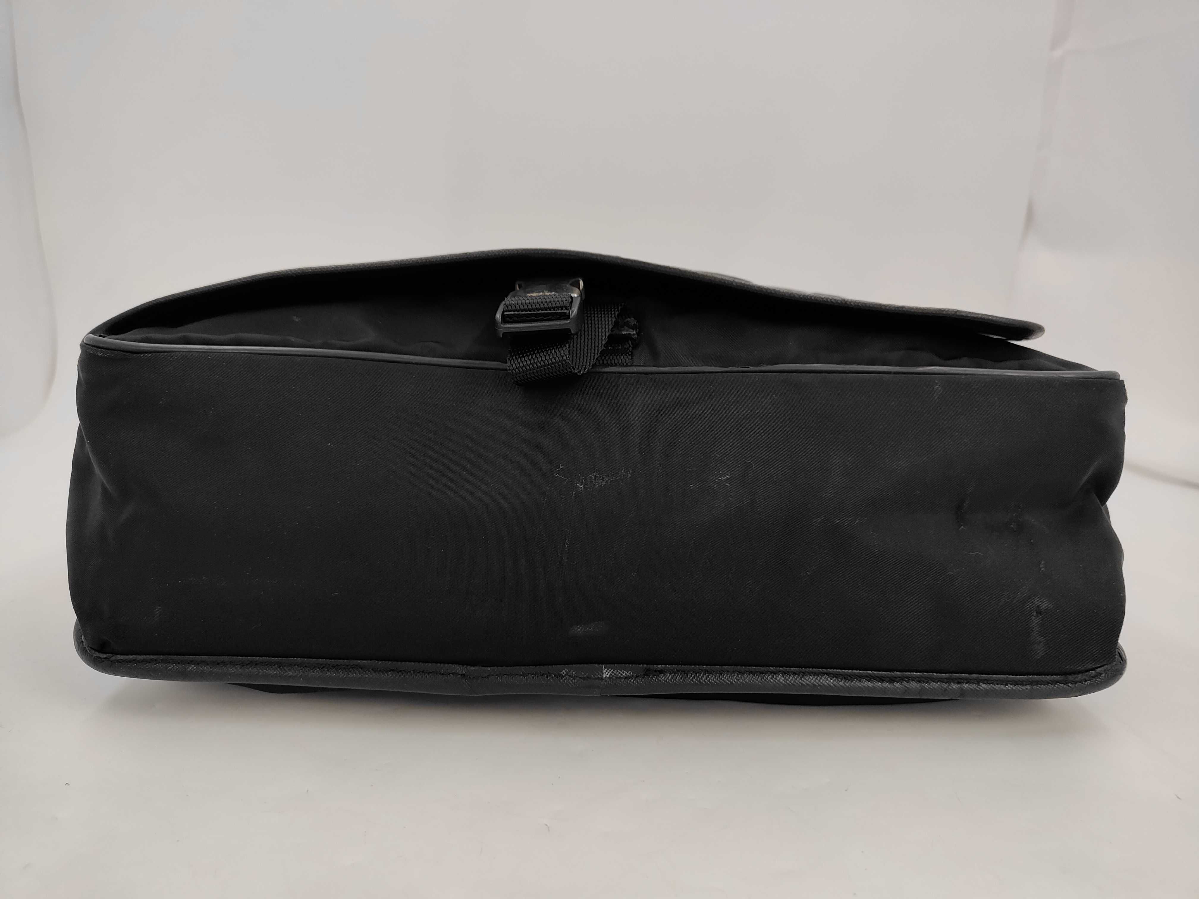 Triangle Logo Plate V158 Shoulder Bag — view 3