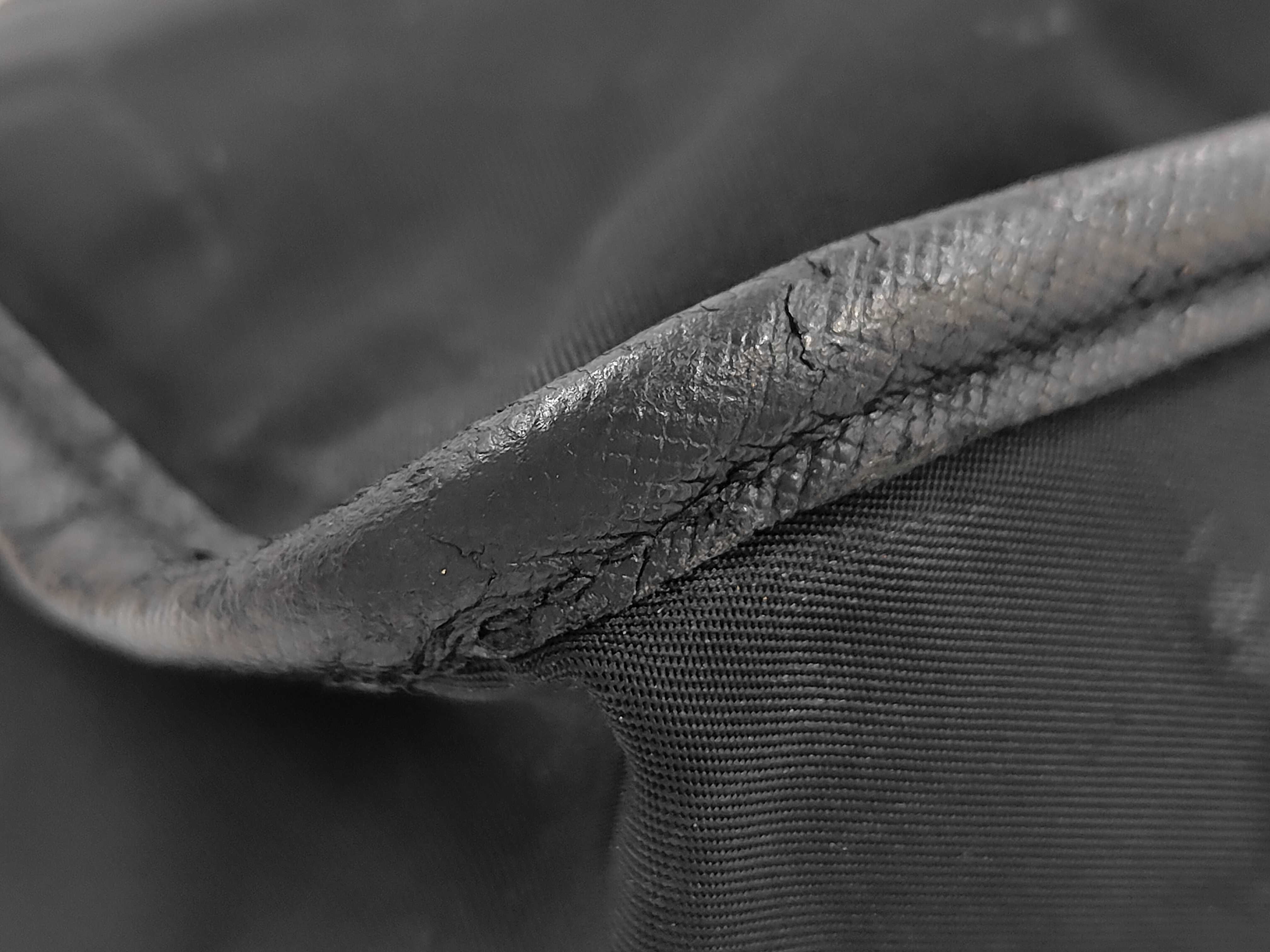 Triangle Logo Plate V158 Shoulder Bag — view 4