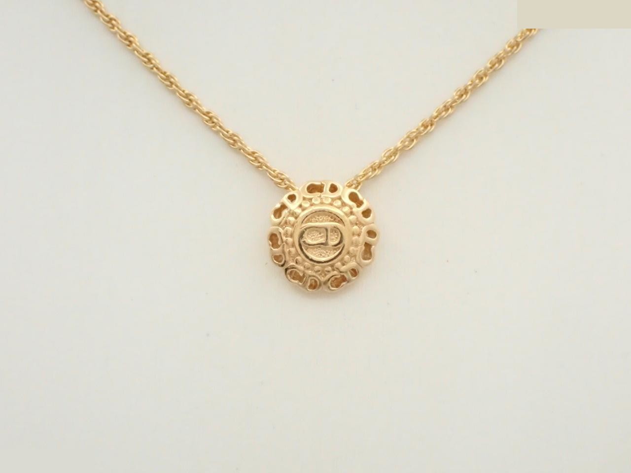 Other line: Precious metals, necklaces, pendants, neck circumference approximately 45cm.