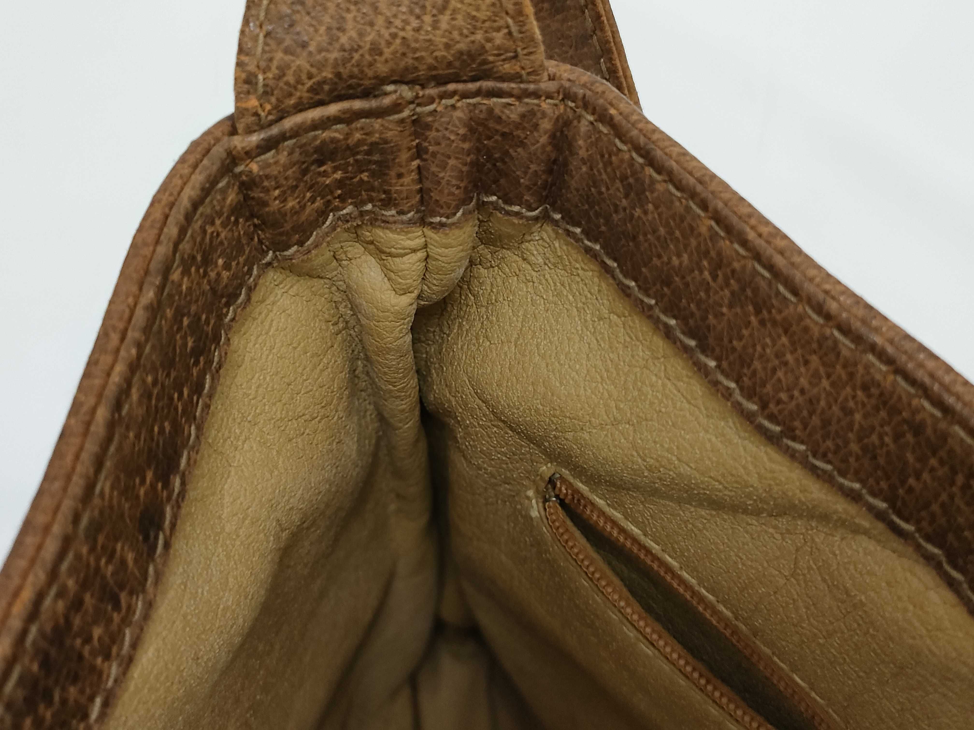 GG Supreme Shoulder Bag — view 13