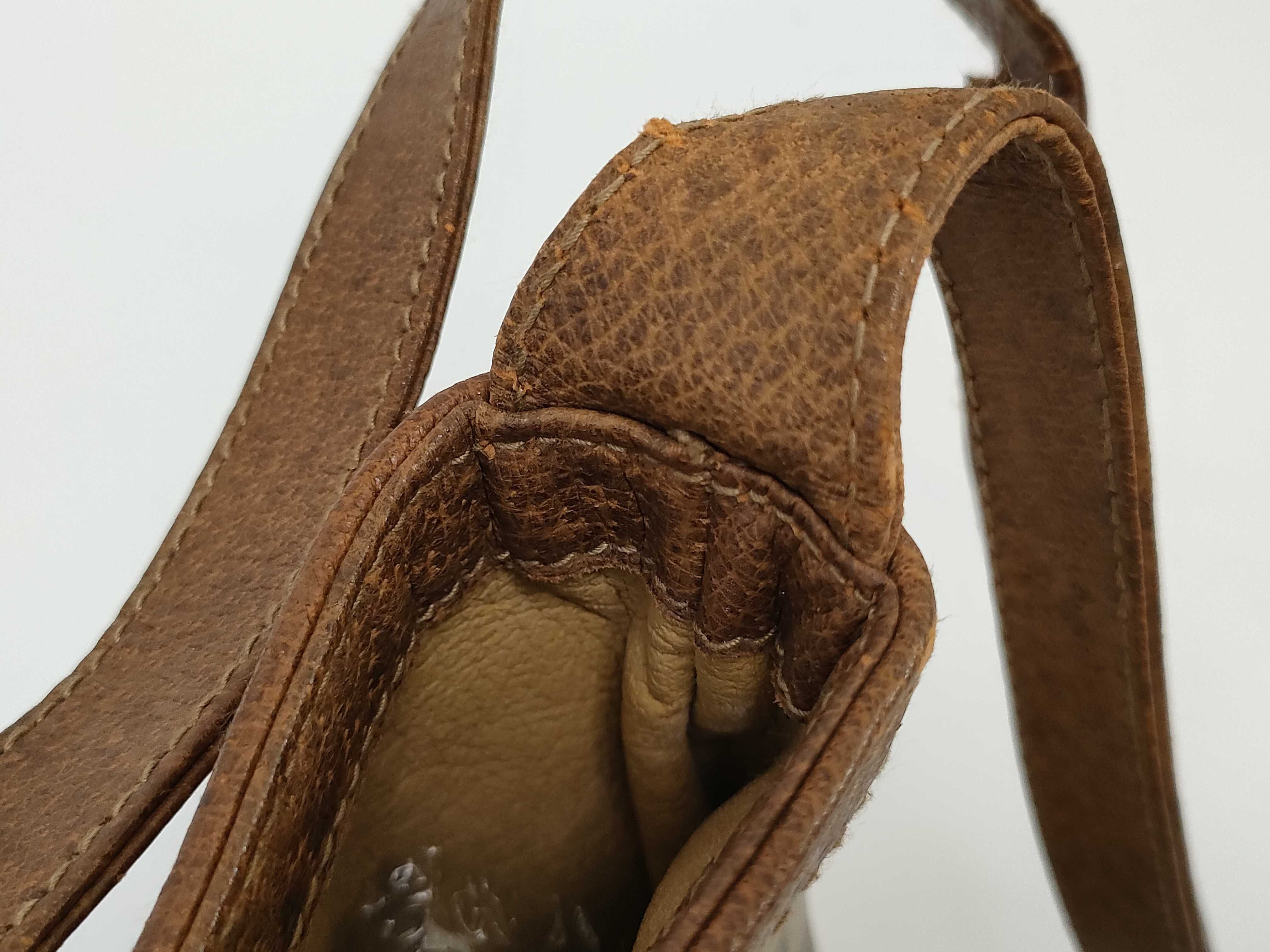 GG Supreme Shoulder Bag — view 8